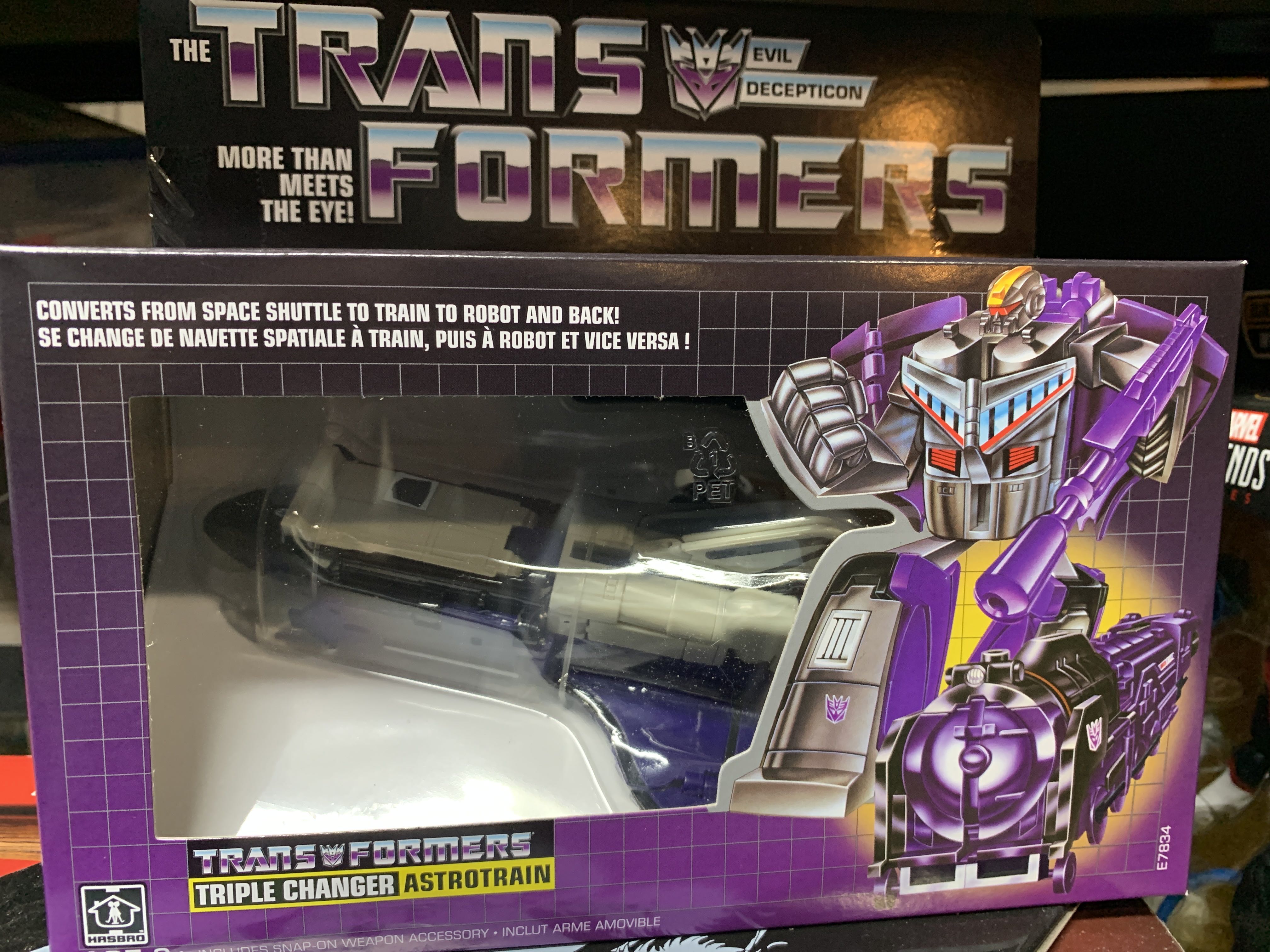 Astrotrain - Hasbro (Transformers G1 Reissue) action figure collectible [Barcode 630509894437] - Main Image 1