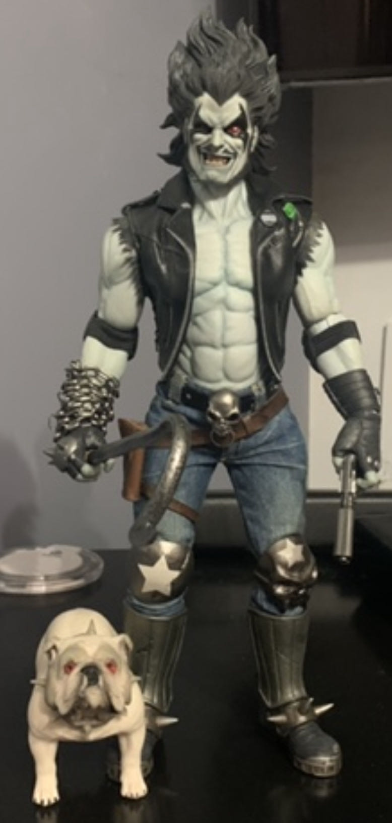 Lobo - Sideshow Collectibles (DC Comics - Super Heroes) action figure collectible - Main Image 2
