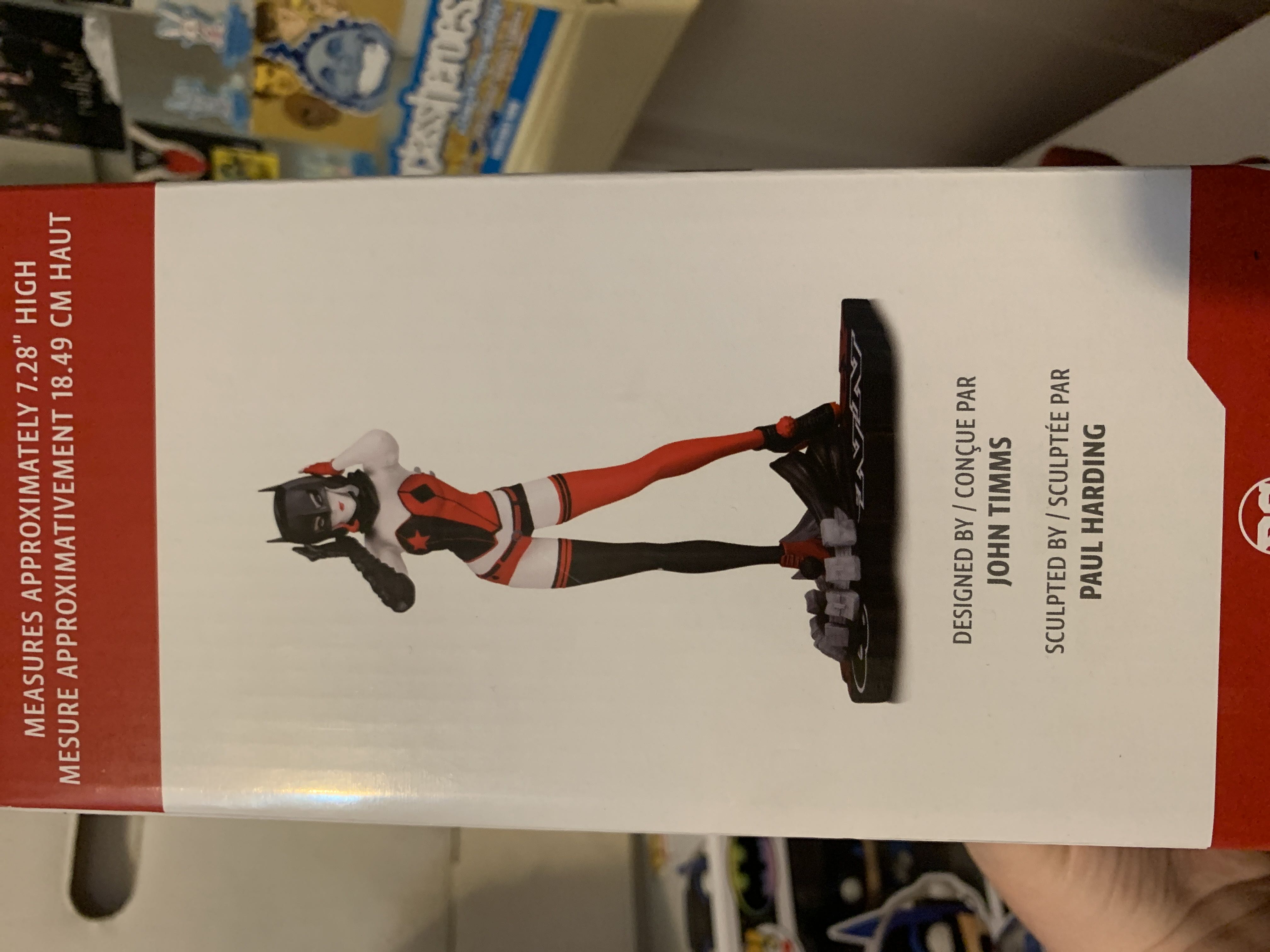 Harley Quinn Statue (John Timms) - DC Collectibles action figure collectible [Barcode 761941360737] - Main Image 2