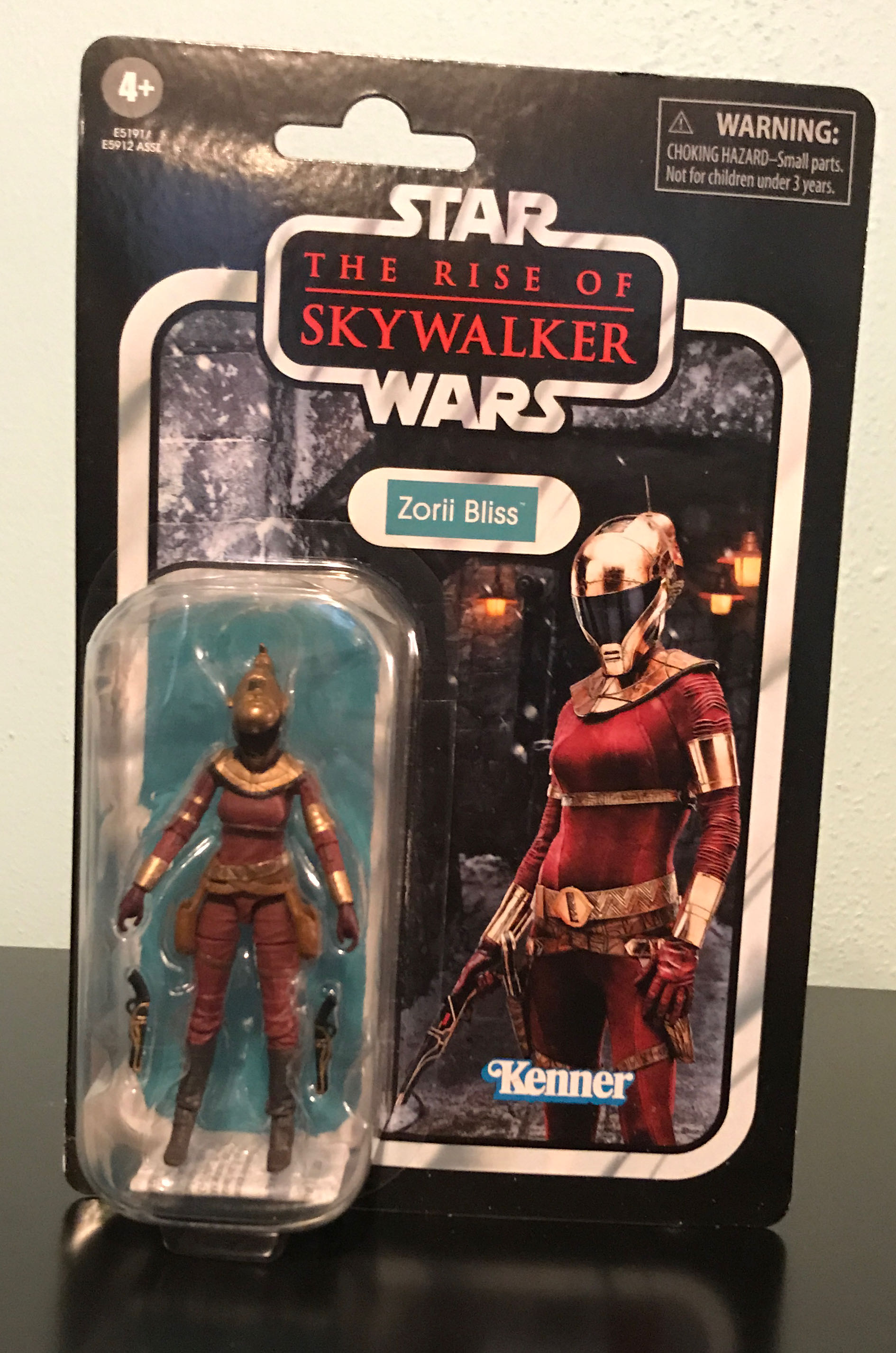 Zorii Bliss - VC157 - Hasbro (Star Wars Vintage Collection) action figure collectible [Barcode 630509862207] - Main Image 2