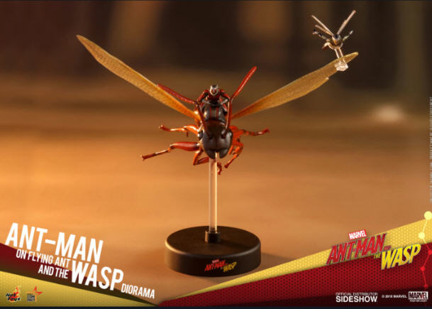 Marvel Avengers: Ant-man: On Flying Ant & The Wasp - Hot Toys / Sideshow (Superhereos) action figure collectible [Barcode 4897011186412] - Main Image 3