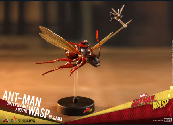 Marvel Avengers: Ant-man: On Flying Ant & The Wasp - Hot Toys / Sideshow (Superhereos) action figure collectible [Barcode 4897011186412] - Main Image 4