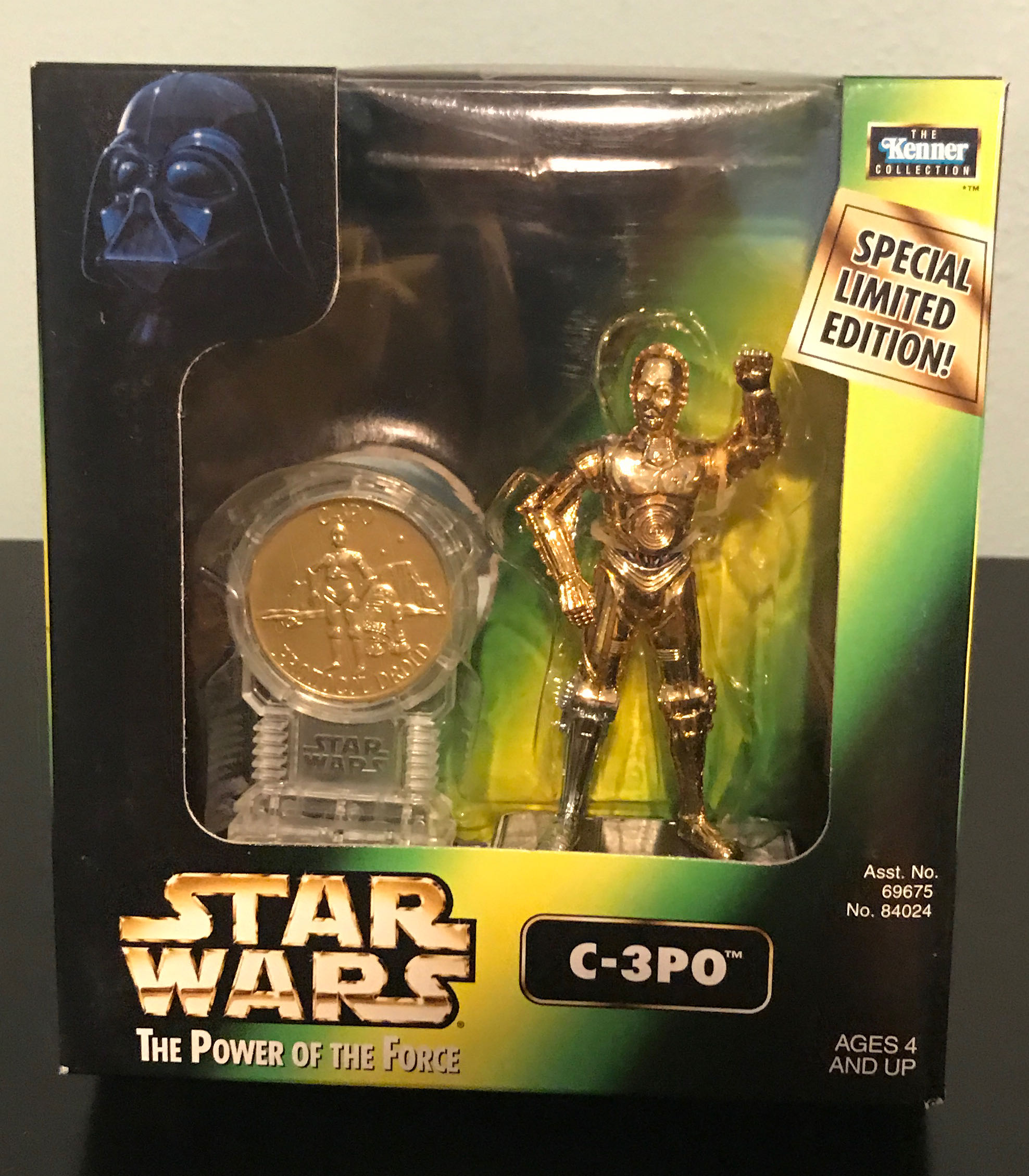 C-3PO - Hasbro (Millenium Minted Coin) action figure collectible [Barcode 076281840246] - Main Image 2