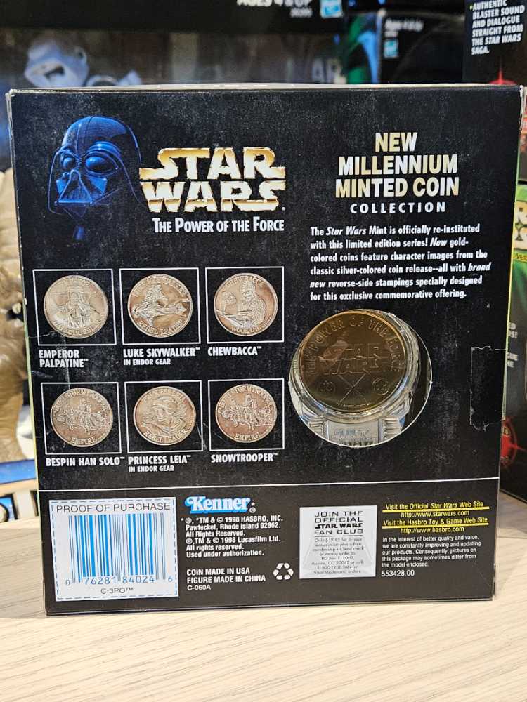 C-3PO - Hasbro (Millenium Minted Coin) action figure collectible [Barcode 076281840246] - Main Image 4
