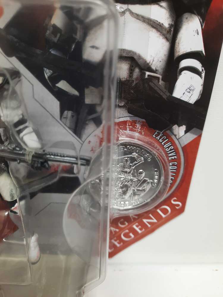 Clone Commander (Episode III) - Hasbro (The 30th Anniversary Collection (Saga Legends)) action figure collectible [Barcode 653569261247] - Main Image 3