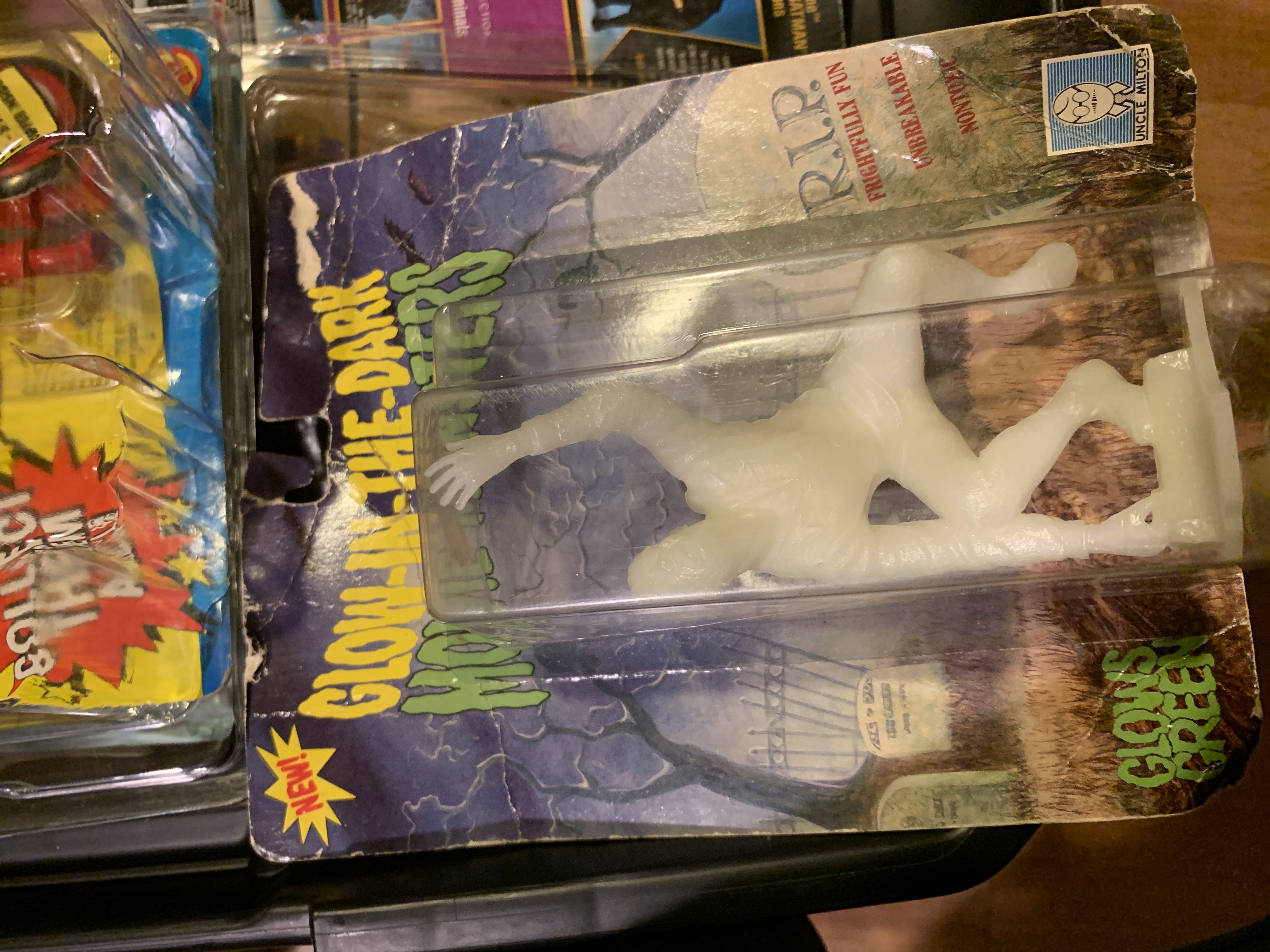 A-wing Fighter (Red Squadron) w/A-Wing Pilot