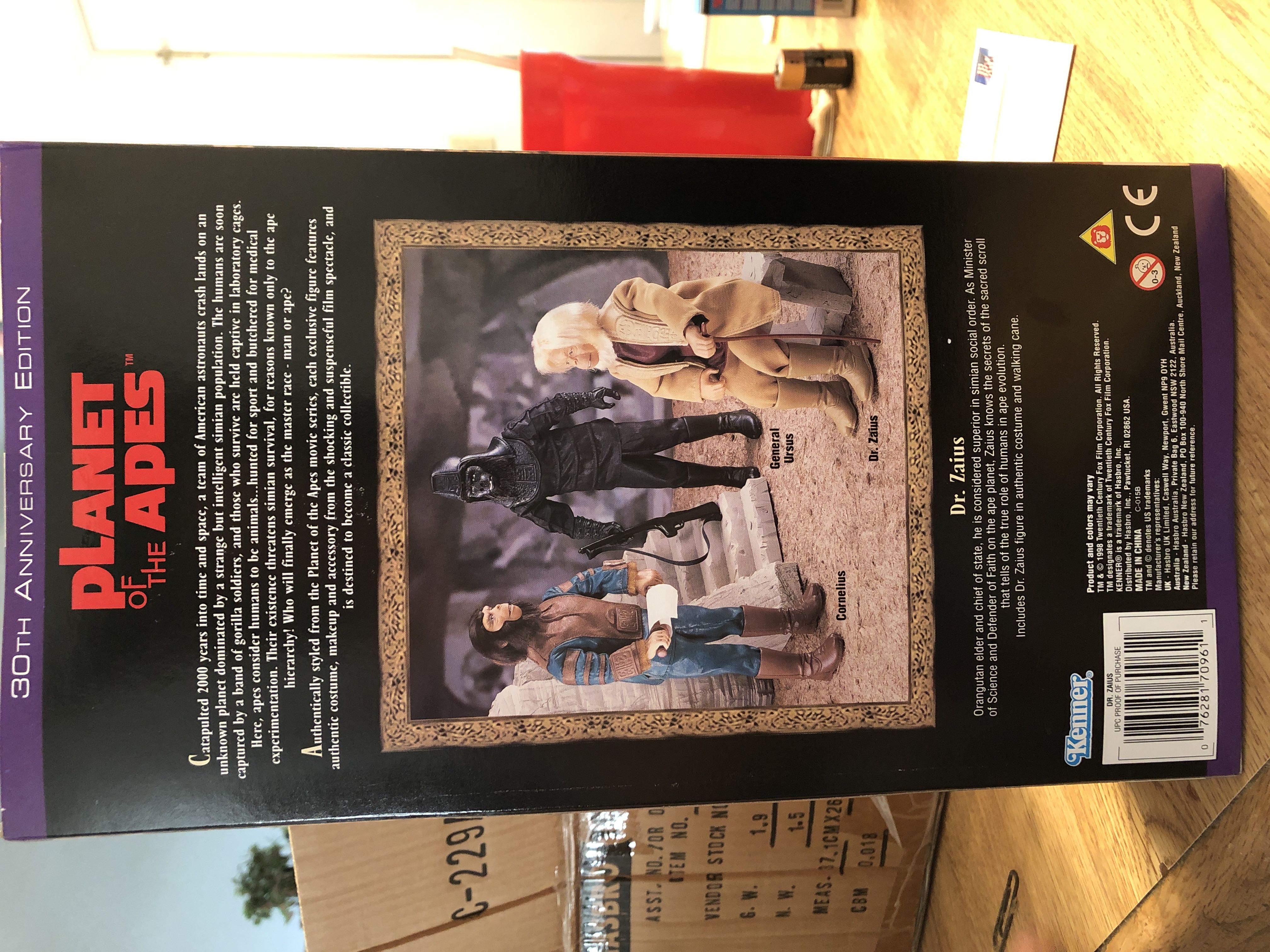 Kenner Dr. Zaius 1998 - Hasbro / Kenner (Planet Of The Apes) action figure collectible [Barcode 076281709611] - Main Image 2