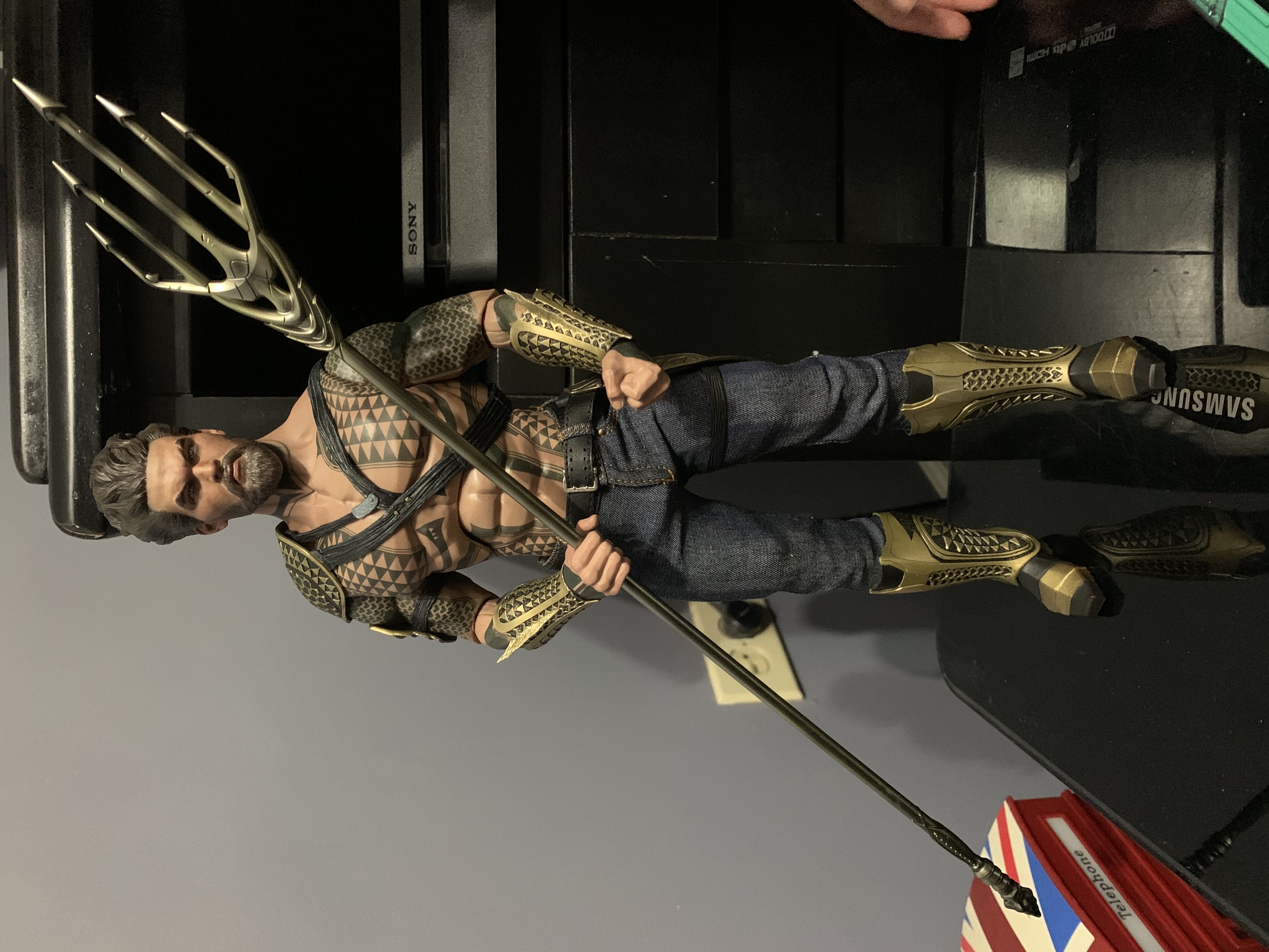 Aquaman : Jason Mamoa - Hot Toys (DC Movies) action figure collectible - Main Image 2