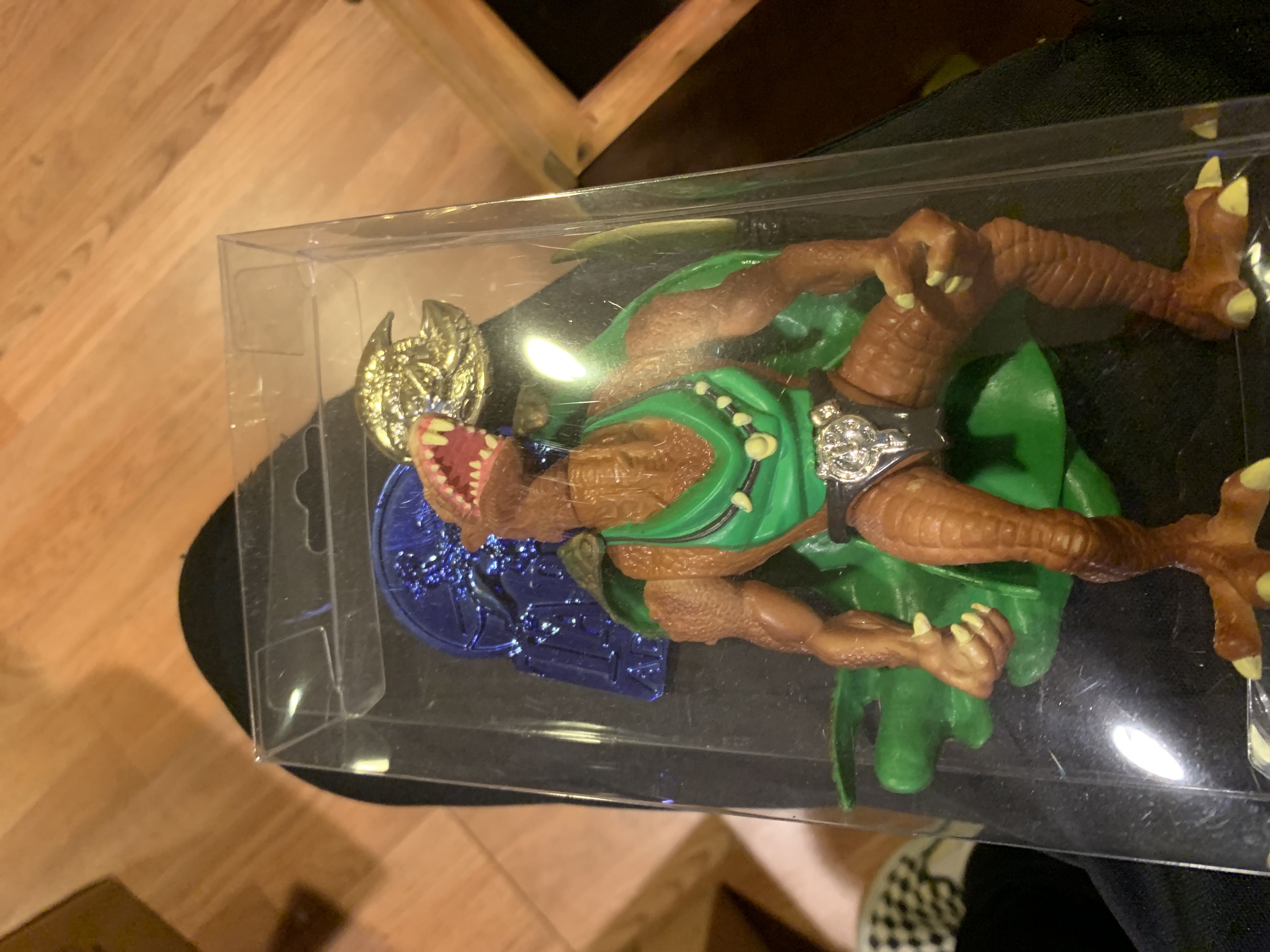 Elvira mistress of the dark red card