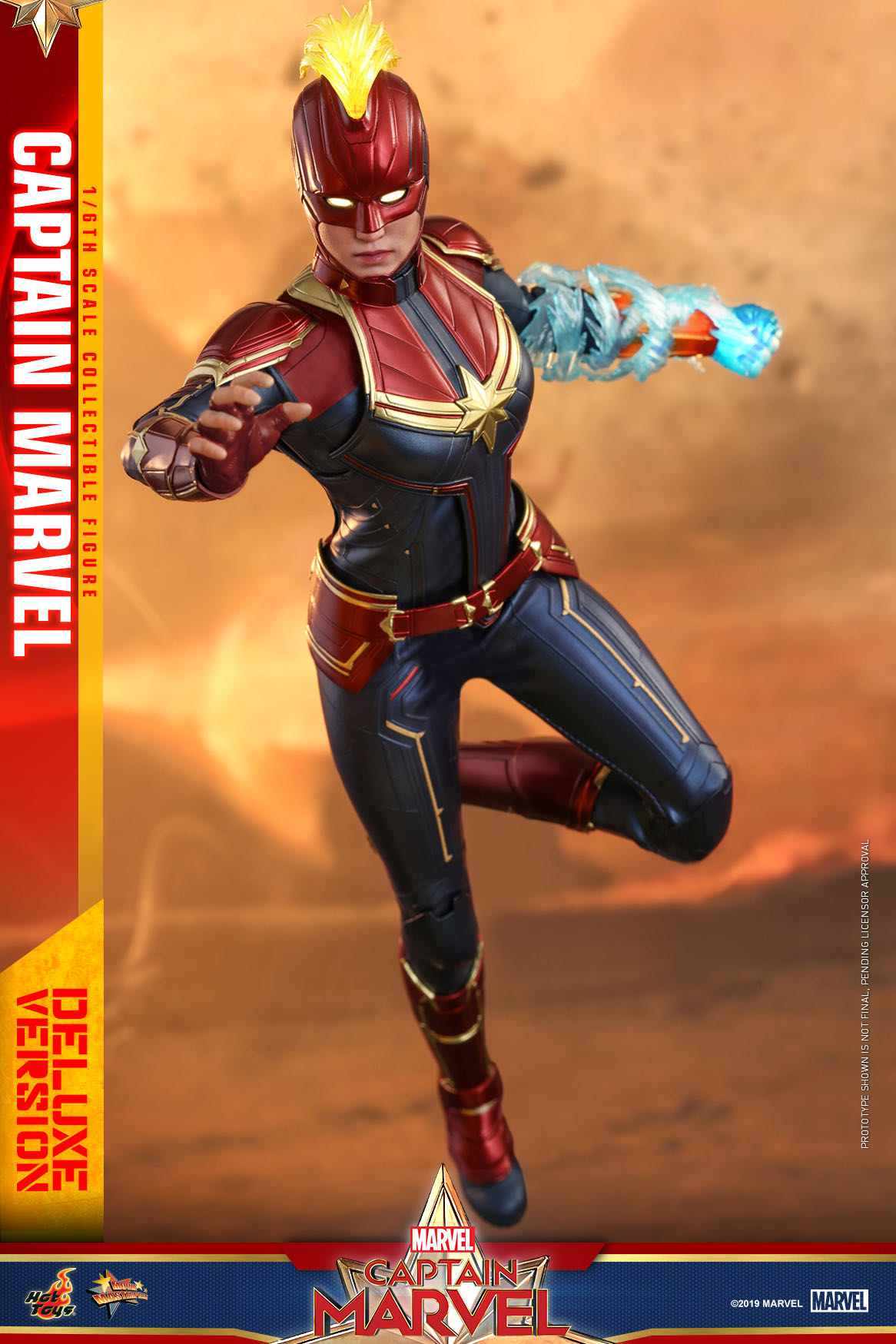 Captain Marvel - Hot Toys / Side Show (Captain Marvel) action figure collectible - Main Image 2