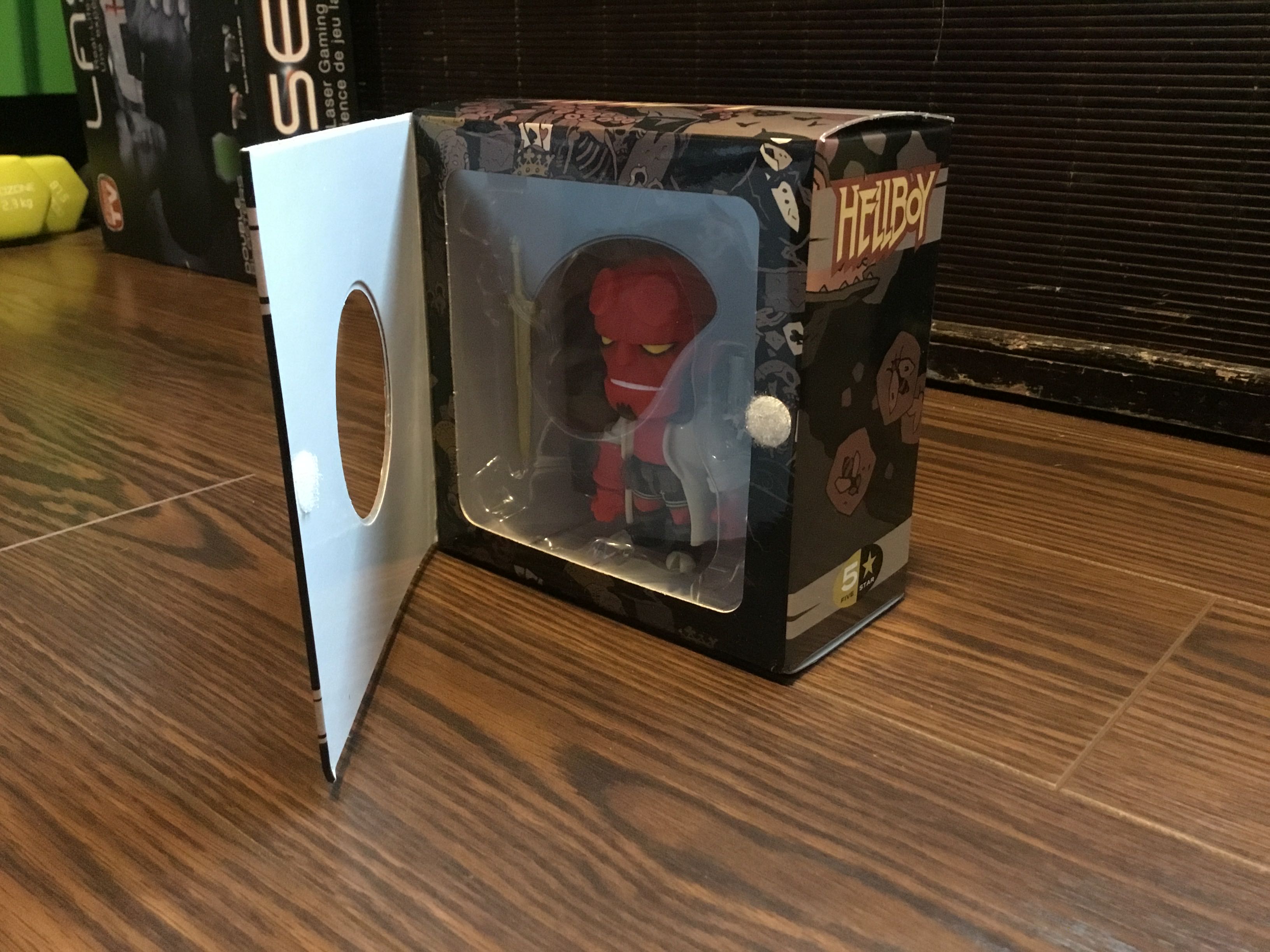 Pop! Hellboy Summer Convention: Hellboy 5 Star - Funko Pop (Vinyl Figures) action figure collectible [Barcode 889698400619] - Main Image 3