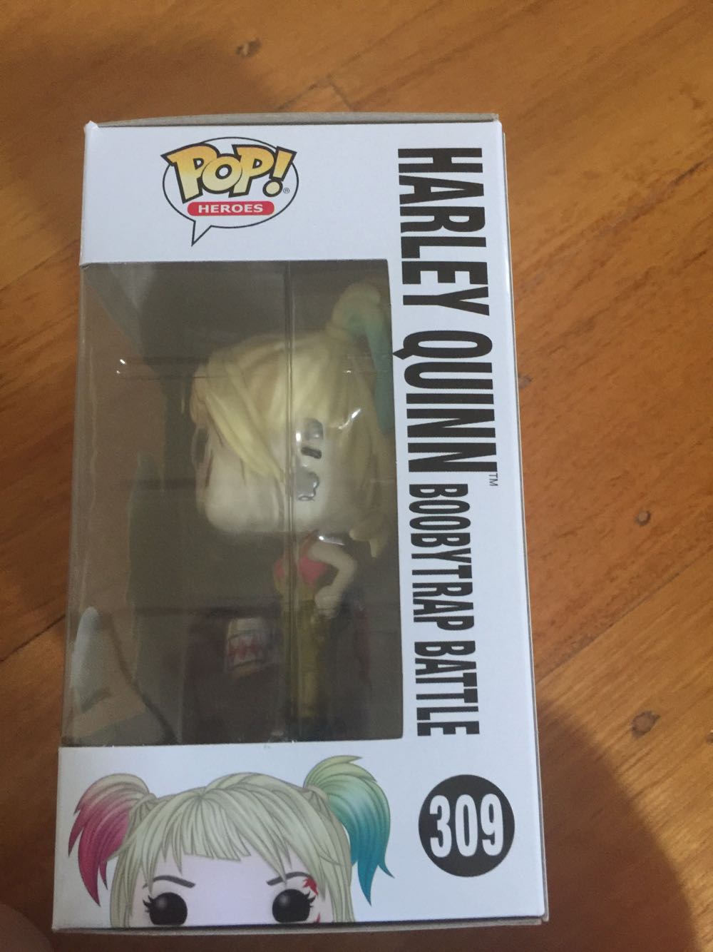 Harley Quinn (Birds Of Prey) 309 Hot Topic Exclusive - Funko (Birds Of Prey) action figure collectible [Barcode 889698443708] - Main Image 3