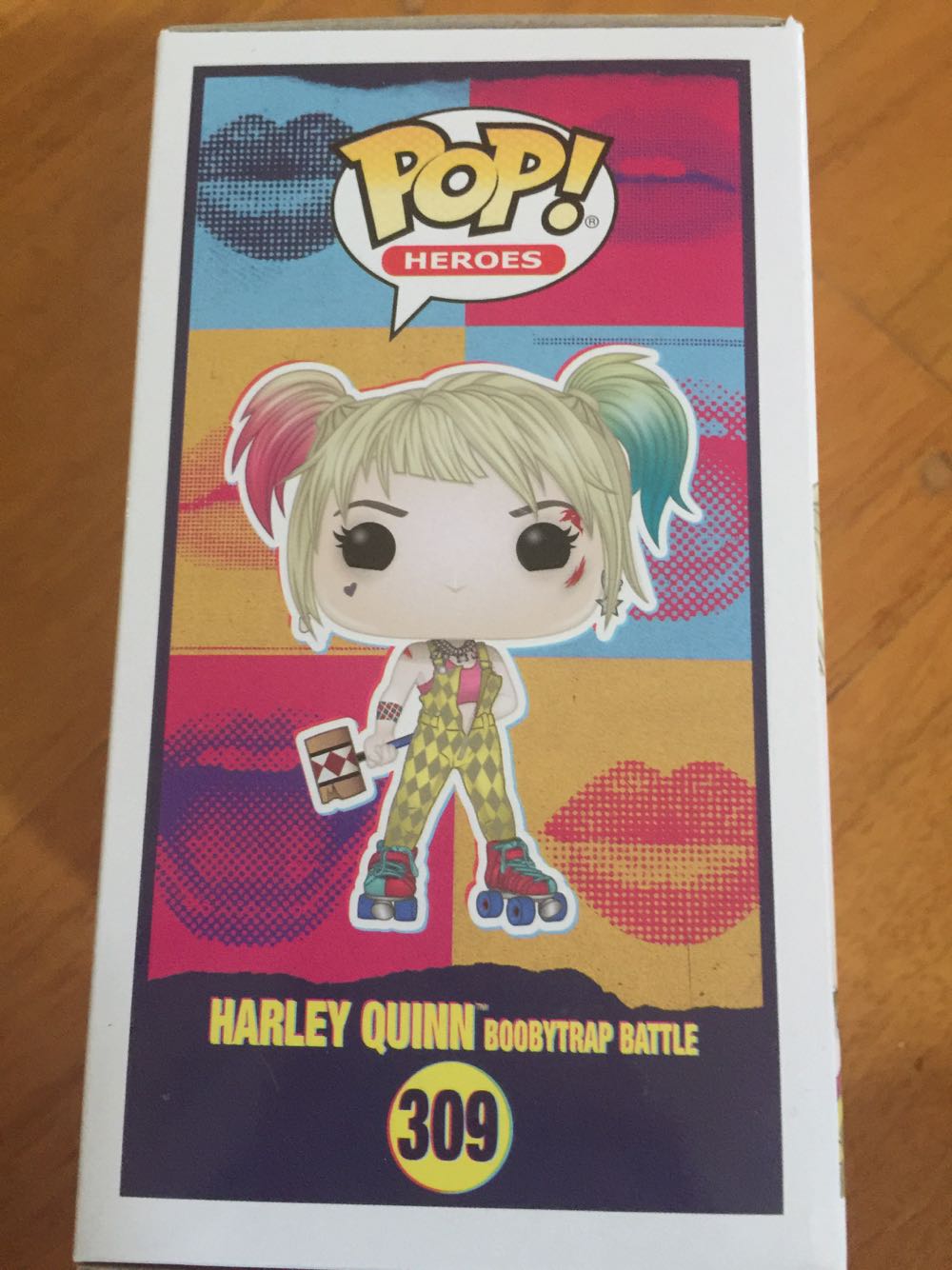 Harley Quinn (Birds Of Prey) 309 Hot Topic Exclusive - Funko (Birds Of Prey) action figure collectible [Barcode 889698443708] - Main Image 4