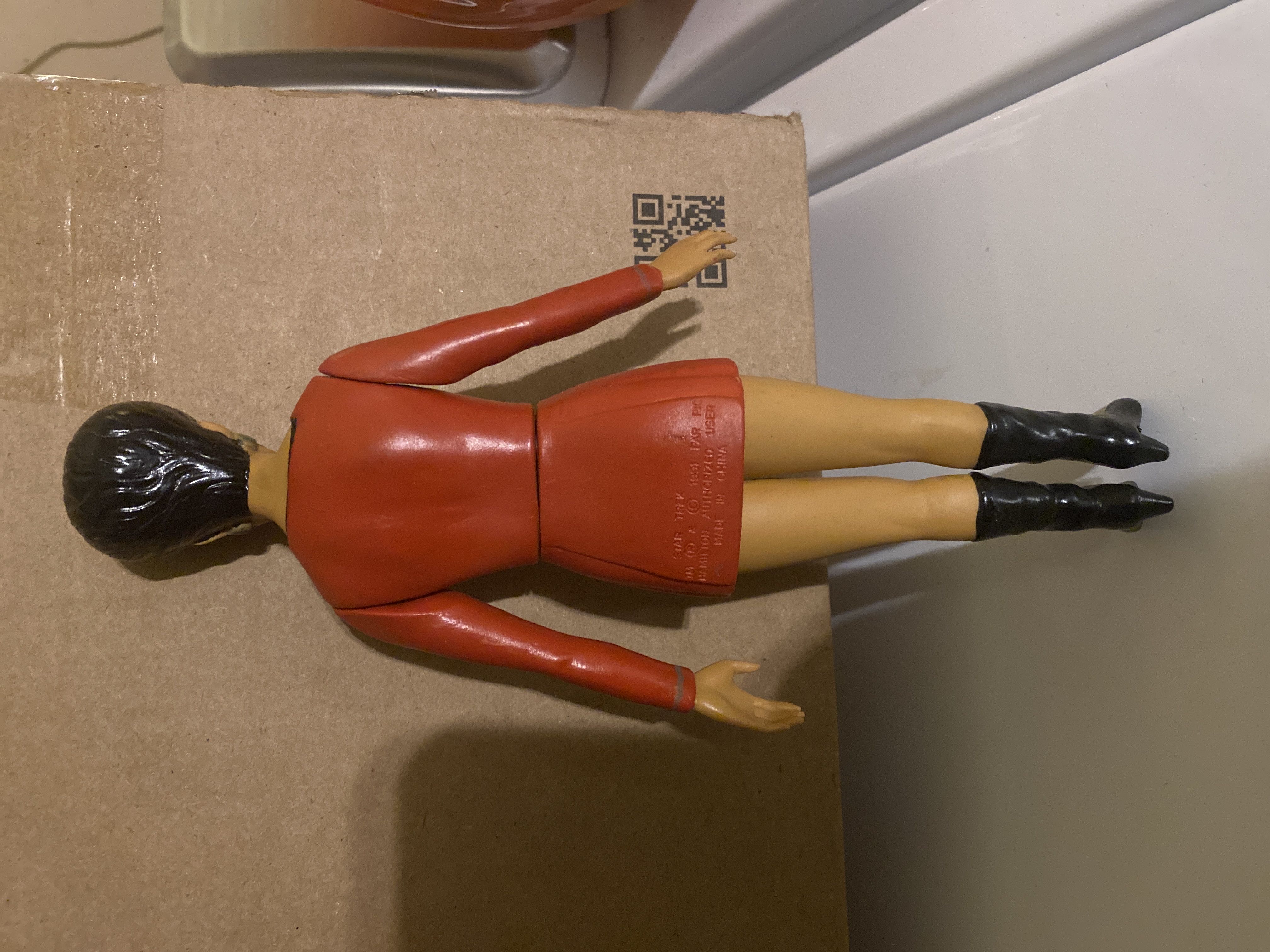 Lt. Uhura - Hamilton Gifts action figure collectible - Main Image 2