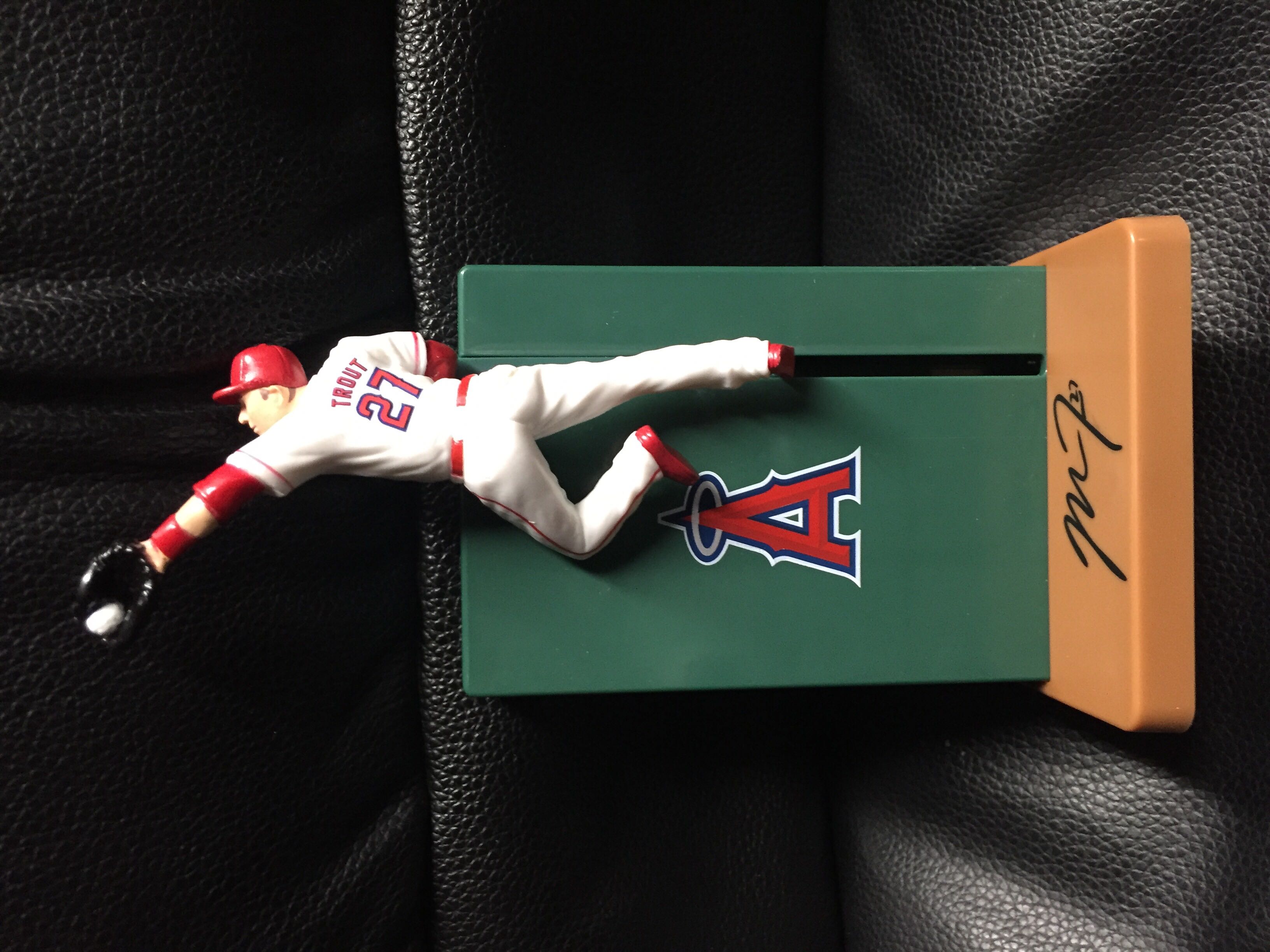 Mike Trout - Kloanz (SGA Figurine) action figure collectible - Main Image 3