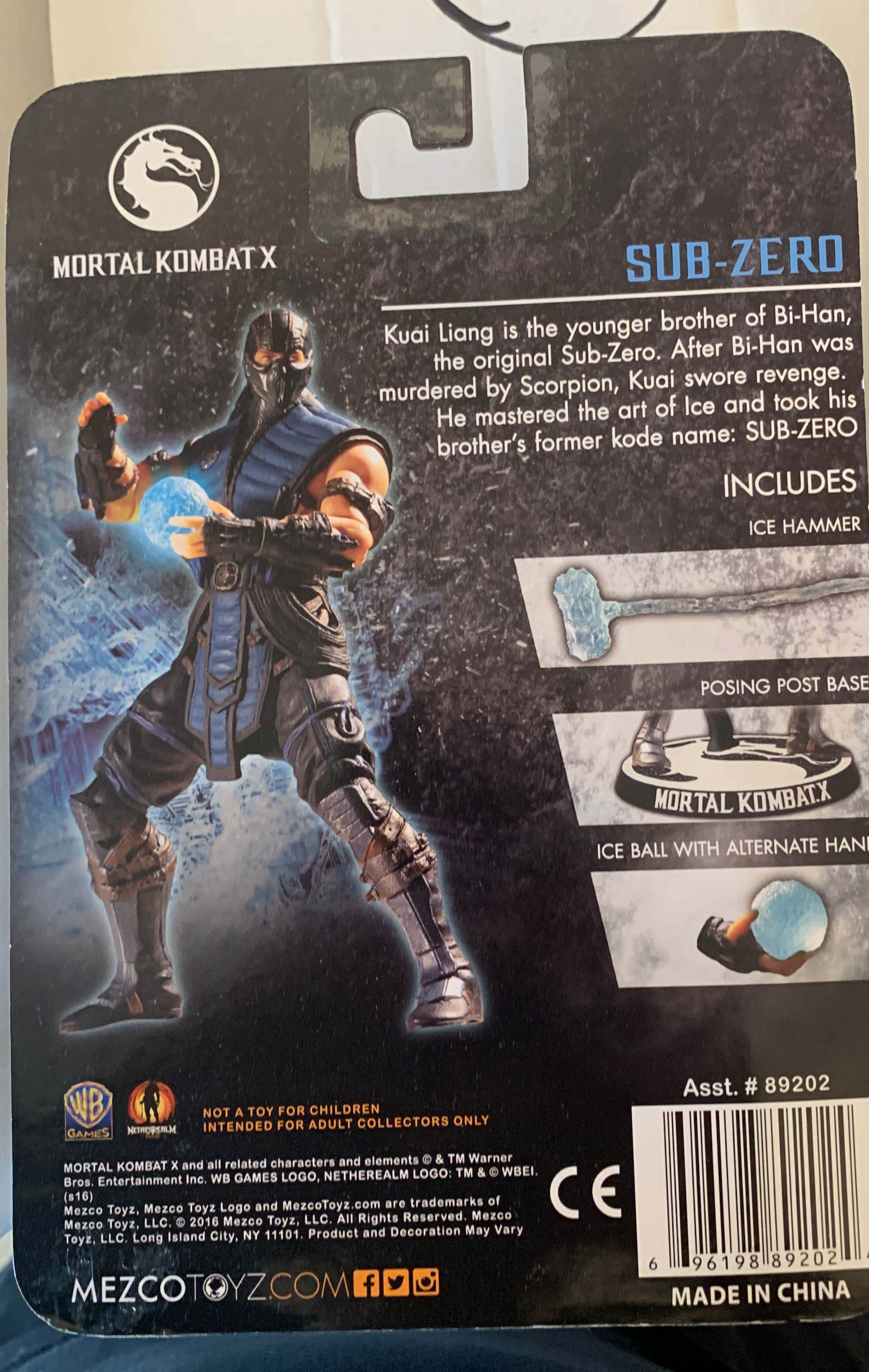 Sub-Zero - Mezco Toyz (Mortal Kombat) action figure collectible [Barcode 696198892024] - Main Image 2