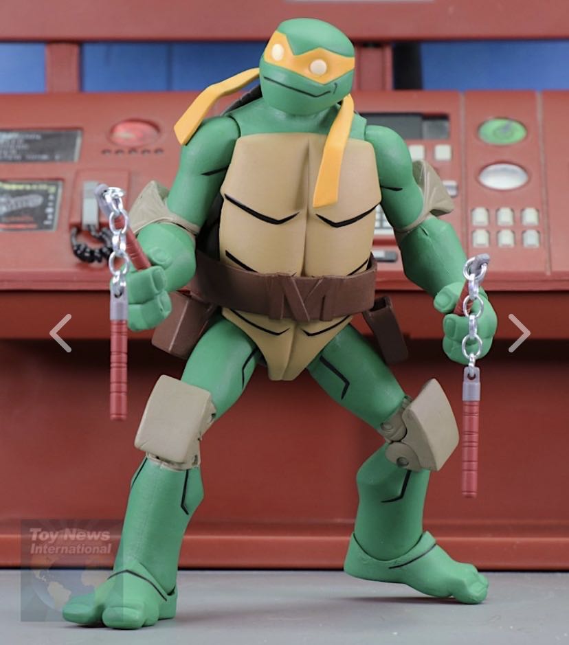 Batman VS TMNT - Alfred & Michelangelo - DC Collectibles (Batman vs TMNT) action figure collectible [Barcode 761941355566] - Main Image 3