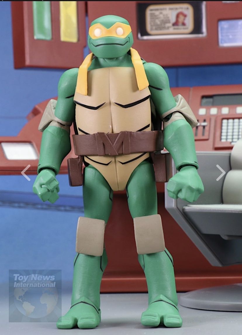 Batman VS TMNT - Alfred & Michelangelo - DC Collectibles (Batman vs TMNT) action figure collectible [Barcode 761941355566] - Main Image 4