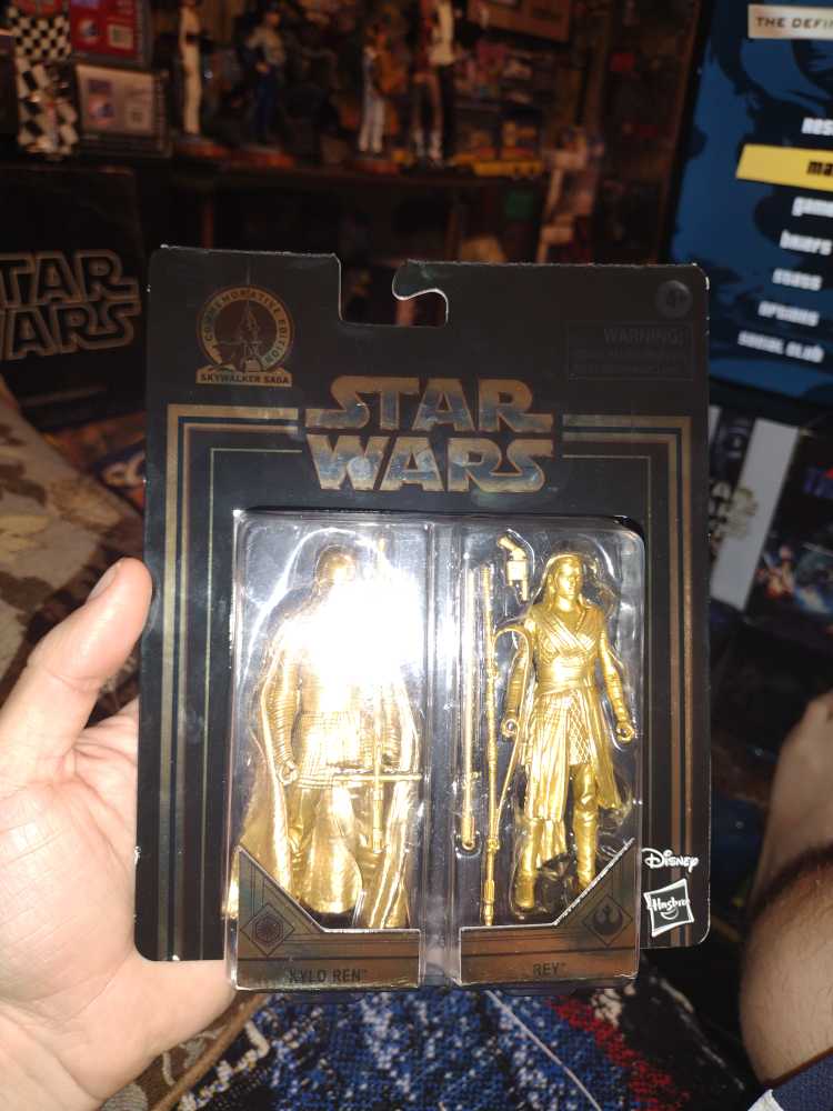 Rey - Disney / Hasbro (Skywalker Saga Commemorative 3.75” 2019) action figure collectible [Barcode 630509870073] - Main Image 3
