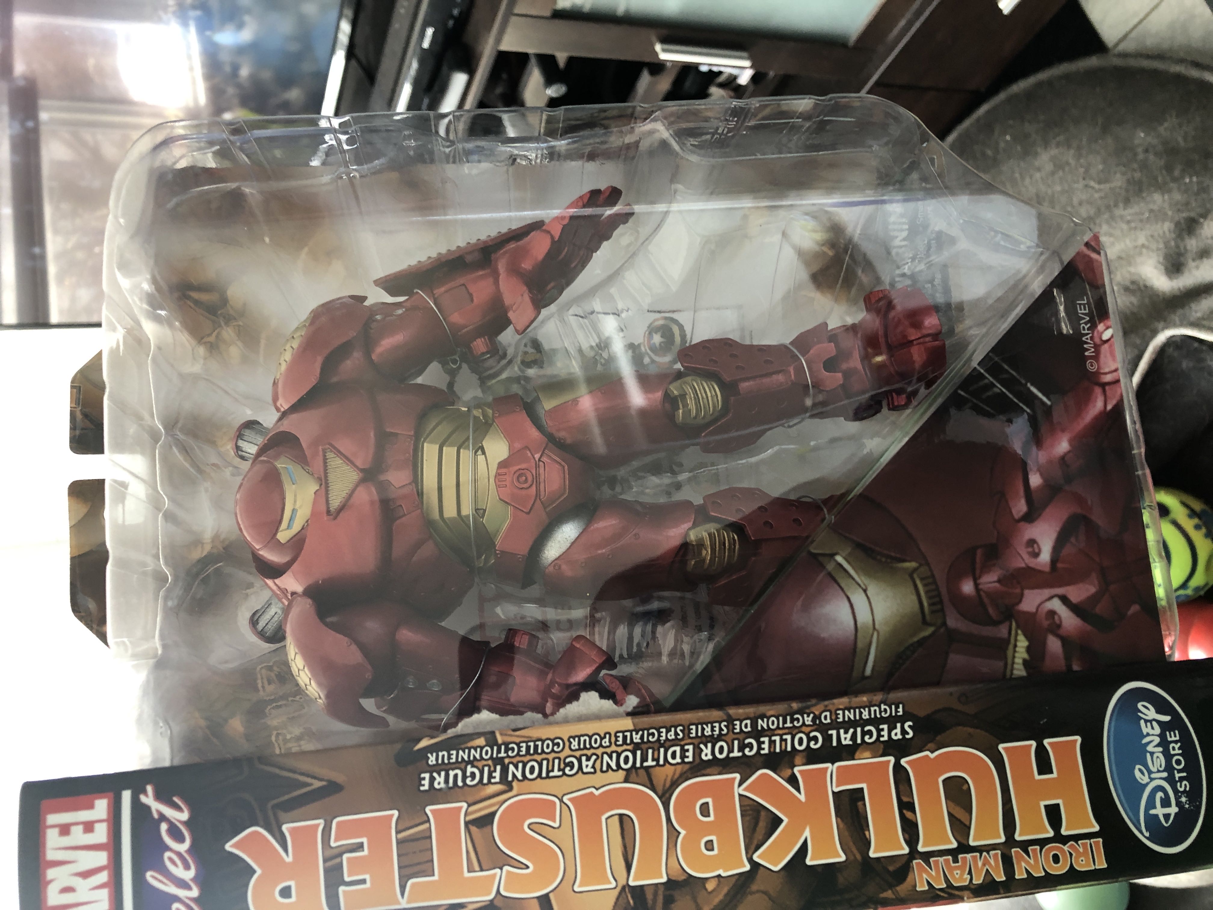 Hulkbuster - Tony Stark - Diamond Select (Marvel Select) action figure collectible [Barcode 400009284072] - Main Image 2