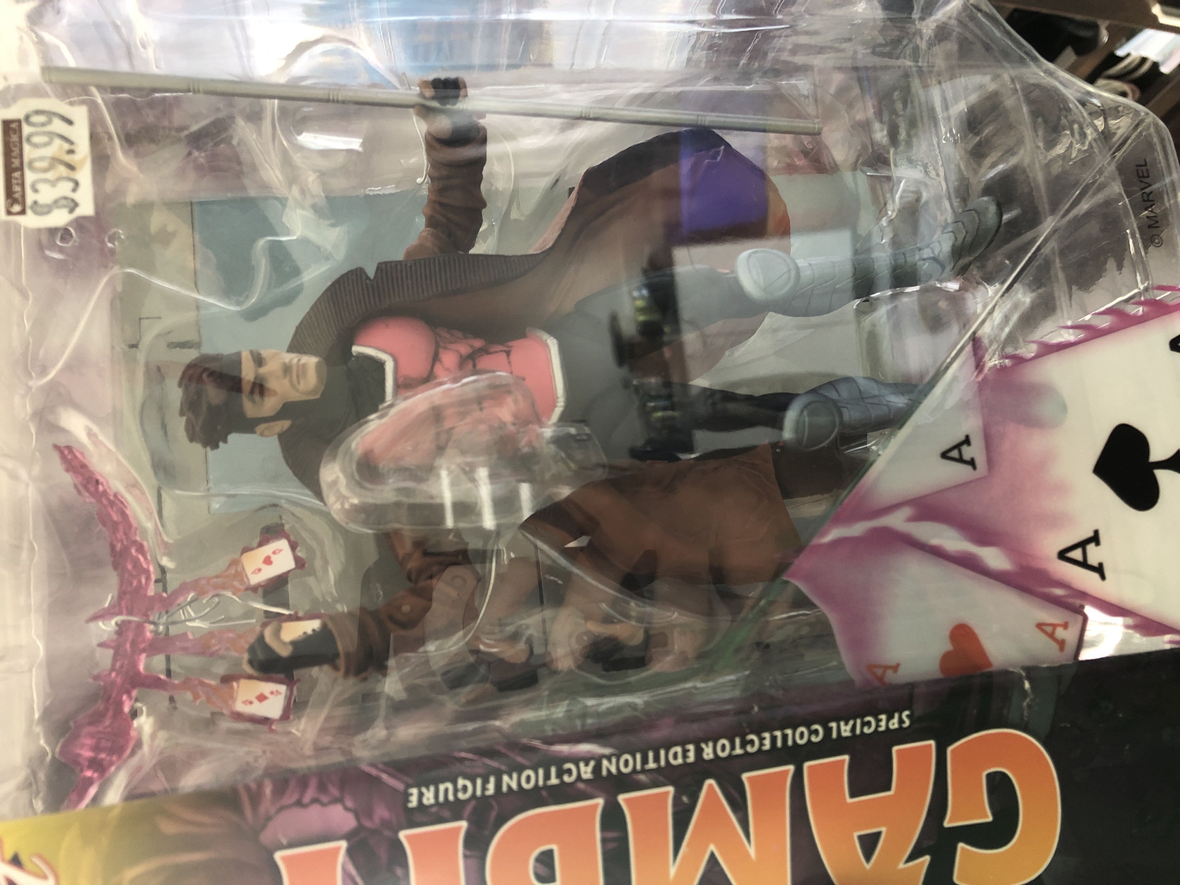 Marvel Select Gambit - Dimond Select Toys (Marvel Select) action figure collectible [Barcode 9781605844923] - Main Image 2