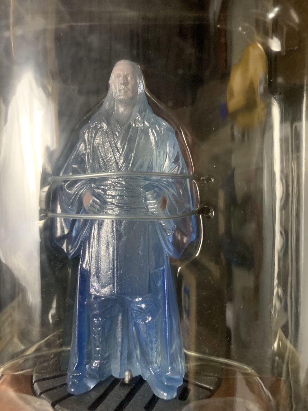 Qui-Gon Jinn Hologram - Hasbro (Episode I) action figure collectible [Barcode 076930843710] - Main Image 2