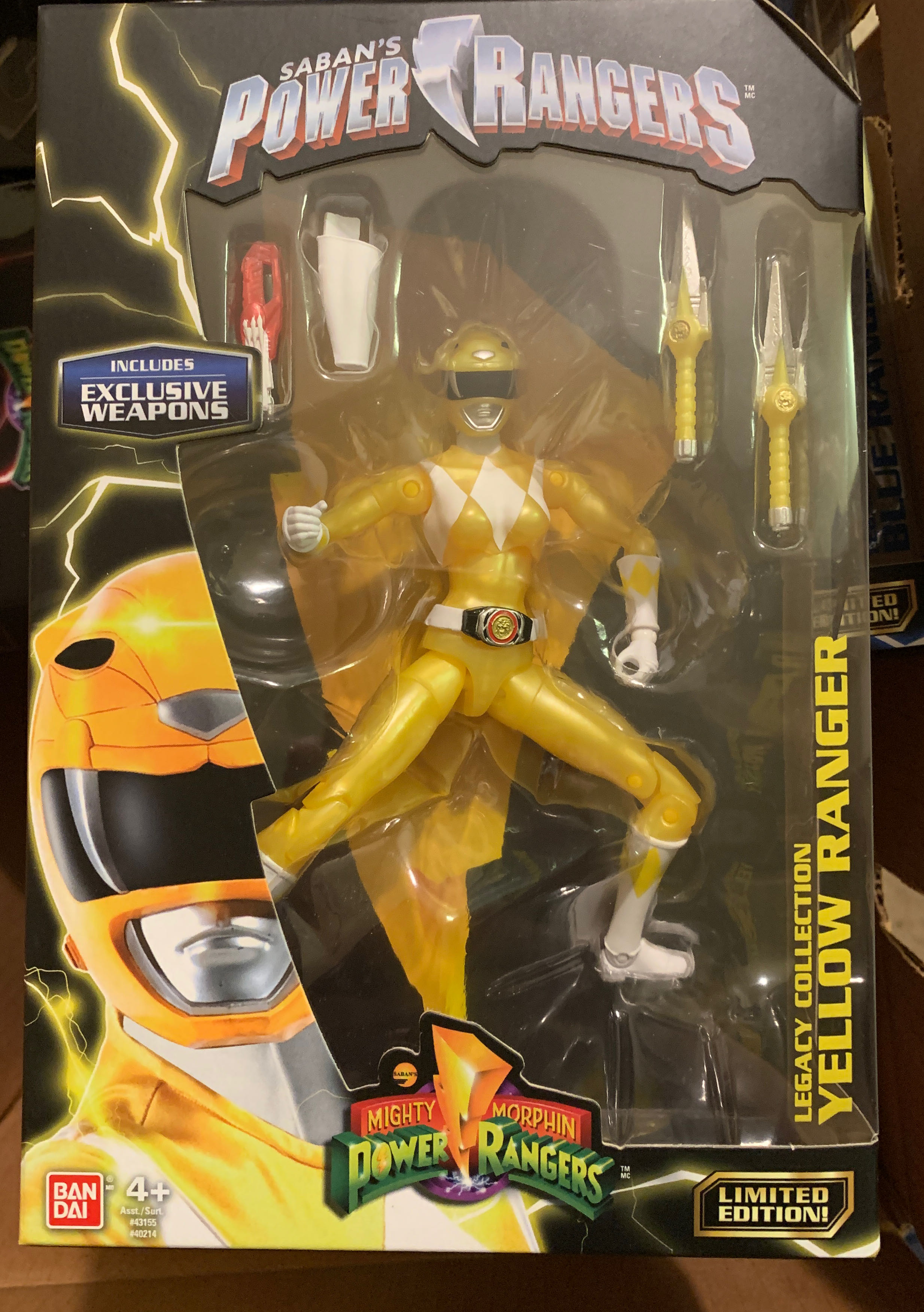 Power Rangers Bandai - Mighty Morphin Yellow Ranger (Metallic) - Bandai America (Power Rangers Legacy Collection) action figure collectible [Barcode 045557402143] - Main Image 1