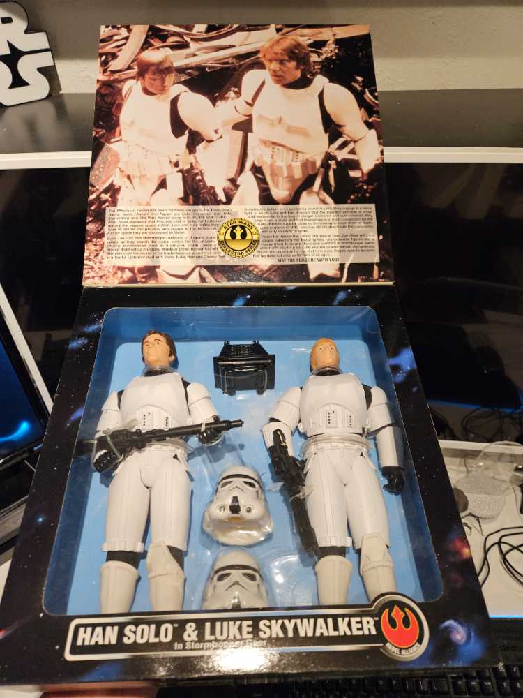 Collector Series Han & Luke in Stormtrooper Gear - Hasbro (Star Wars - 12” Figures) action figure collectible [Barcode 076281278674] - Main Image 3