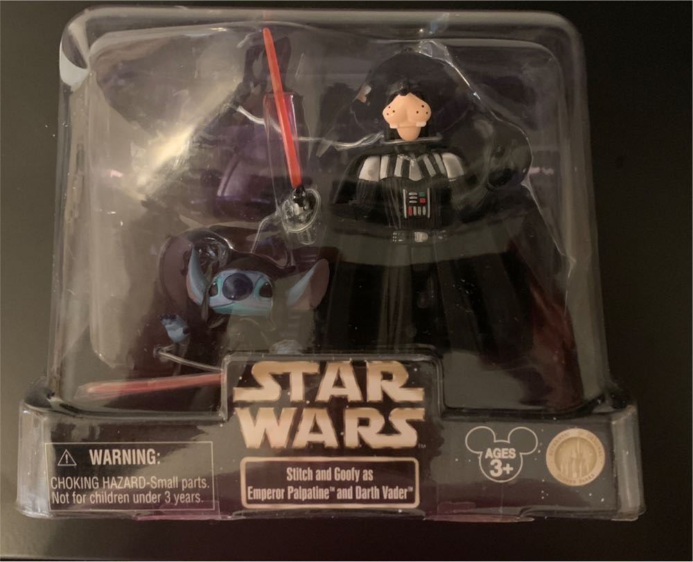 Star Wars - Stitch and Goofy as Emperor Palpatine and Darth Vader - Disney Star Wars action figure collectible [Barcode 400127180010] - Main Image 2