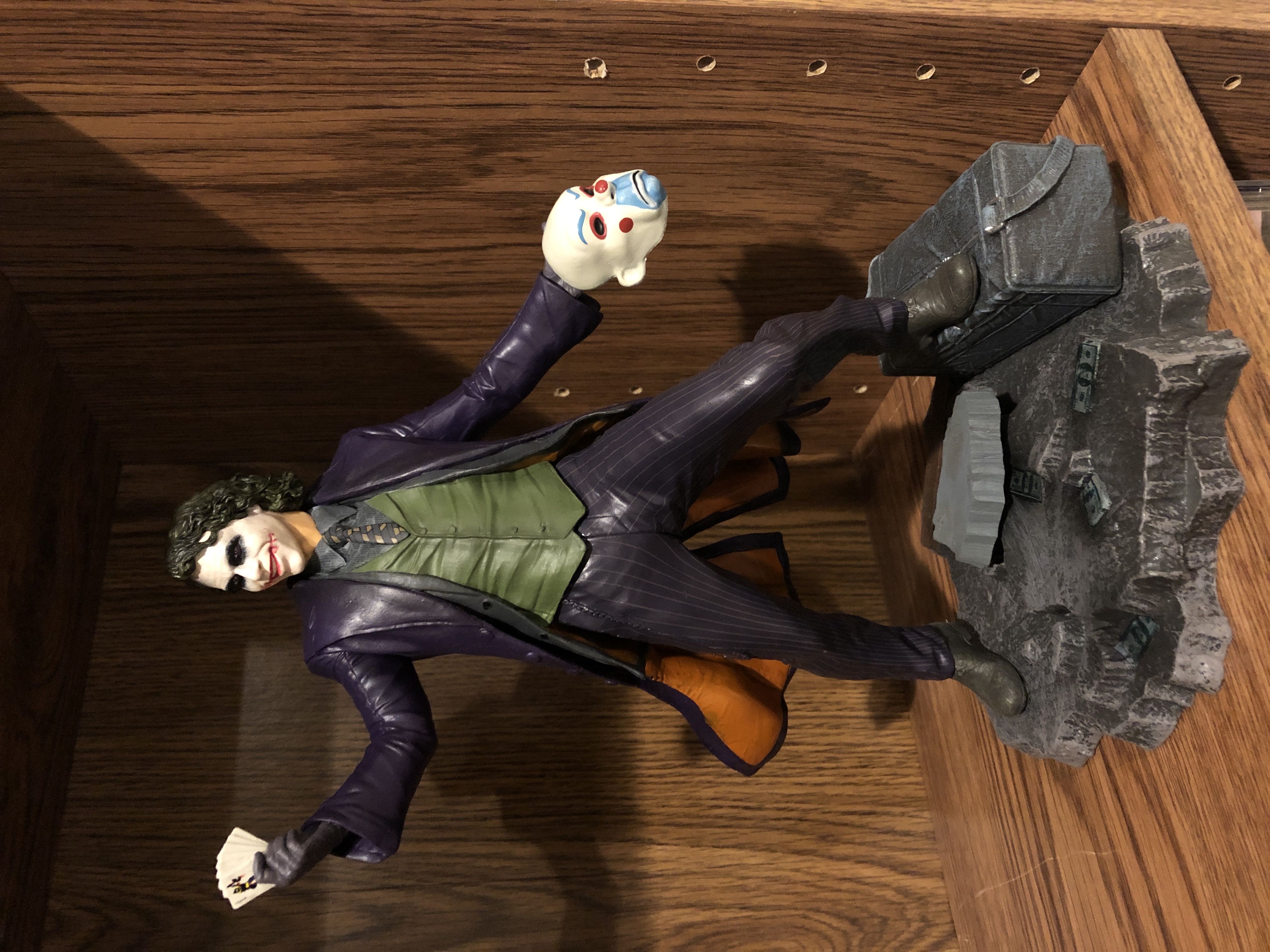 Diamond Select Toys DC Gallery Batman The Dark Knight Joker PVC Figure - Dimond Select Toys (Diamond Select: Gallery) action figure collectible [Barcode 699788832837] - Main Image 1