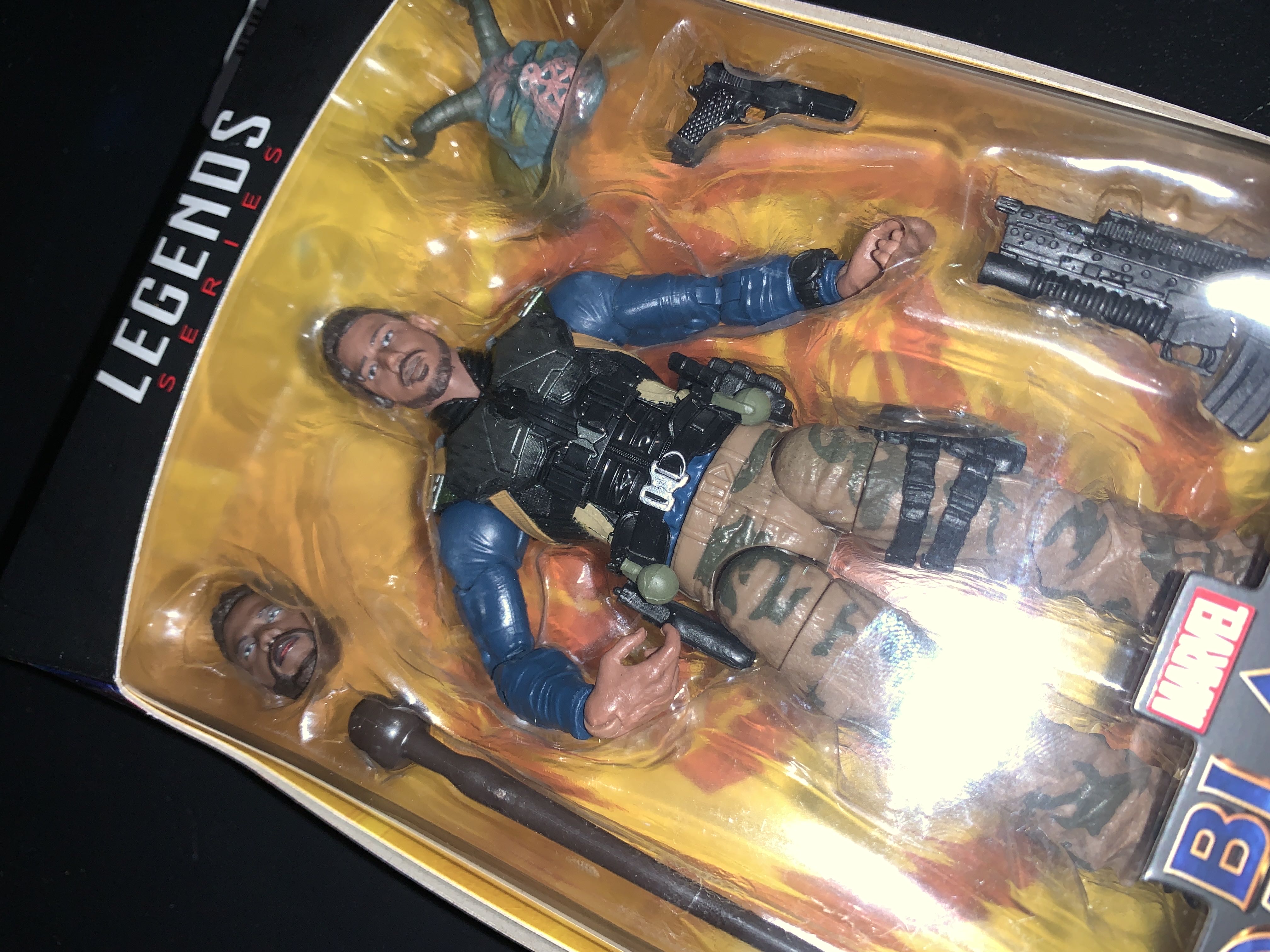 Marvel Legends Series: Erik Killmonger - Hasbro (Marvel Legends Black Panther) action figure collectible - Main Image 3