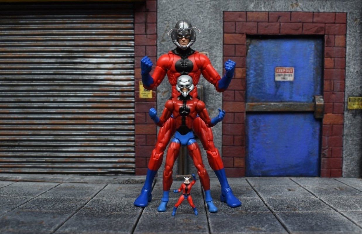 Antman - Hasbro Marvel (Marvel Retro 6 Inch Collection) action figure collectible - Main Image 2