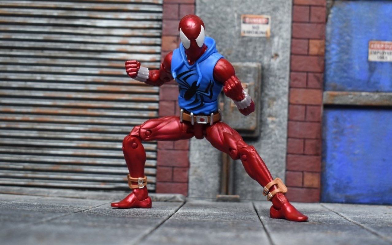 Scarlet Spider - Hasbro Marvel (Marvel Retro 6 Inch Collection) action figure collectible - Main Image 3