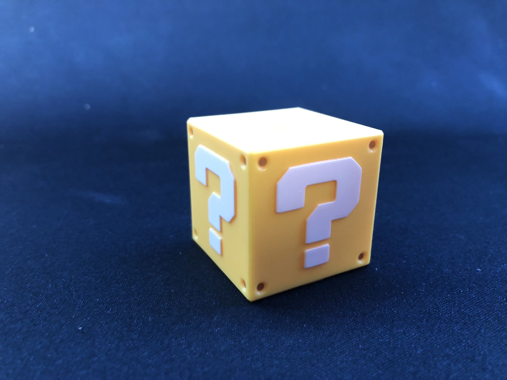 Mario w/ Block, Coin, & Mushroom - Bandai Tamashii Nations - S.H. Figuarts action figure collectible - Main Image 3