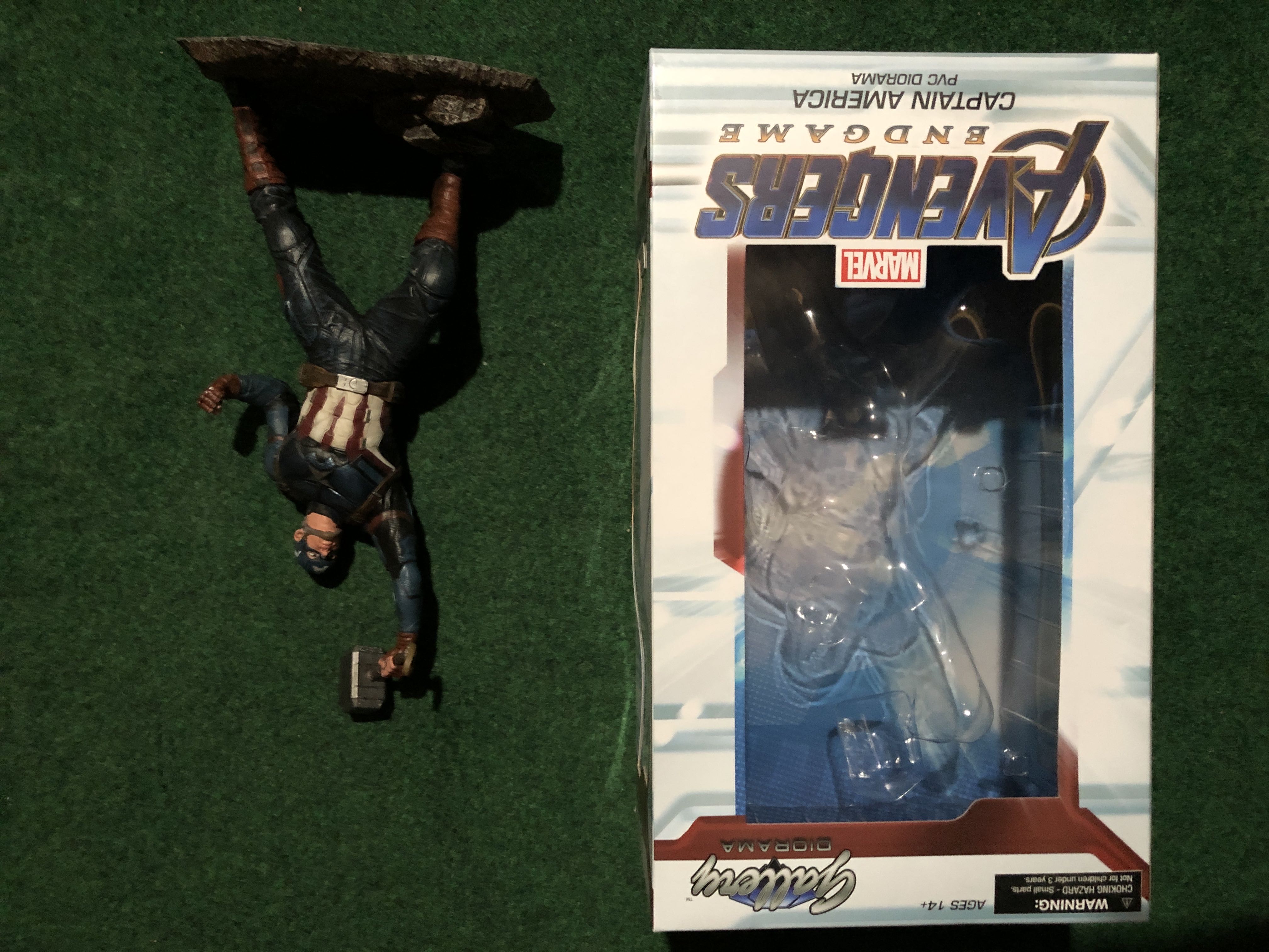 Captain America Avengers Endgame Diamond Select PVC Statue - Diamond Select Toys action figure collectible [Barcode 699788832929] - Main Image 1