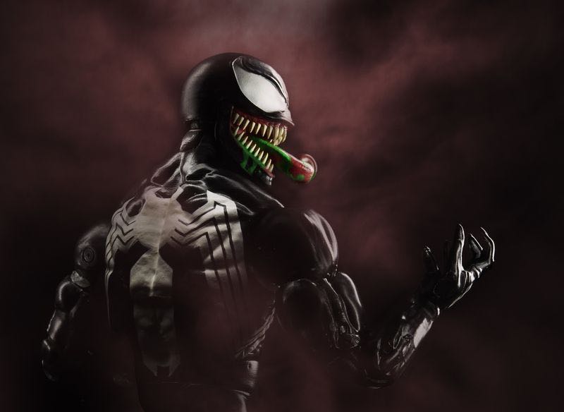 Marvel Legends Venom (Absorbing Man BAF) - Hasbro (Marvel Legends) action figure collectible - Main Image 3