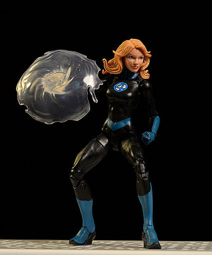 Invisible Woman - Hasbro Marvel (Super Skrull Wave) action figure collectible - Main Image 3
