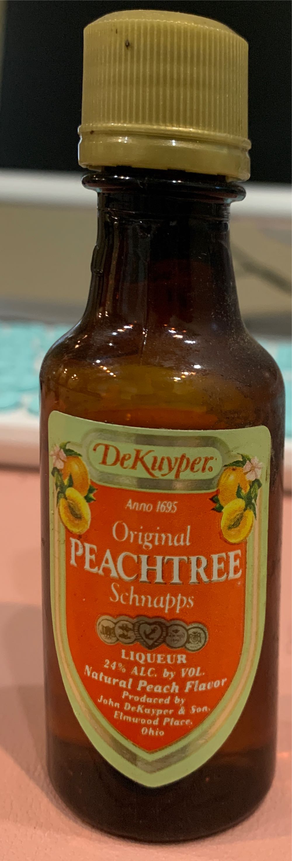 Dekuyper Peachtree - John Dekuyper & Son (200 mL) alcohol collectible [Barcode 080686365709] - Main Image 3