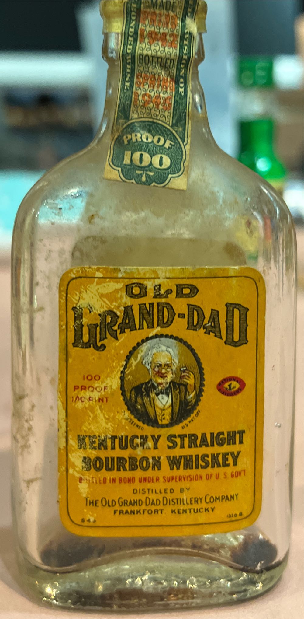 Old Grand-Dad Whiskey - Old Grand-Dad Distillery Company (1L) alcohol collectible [Barcode 080686407904] - Main Image 2