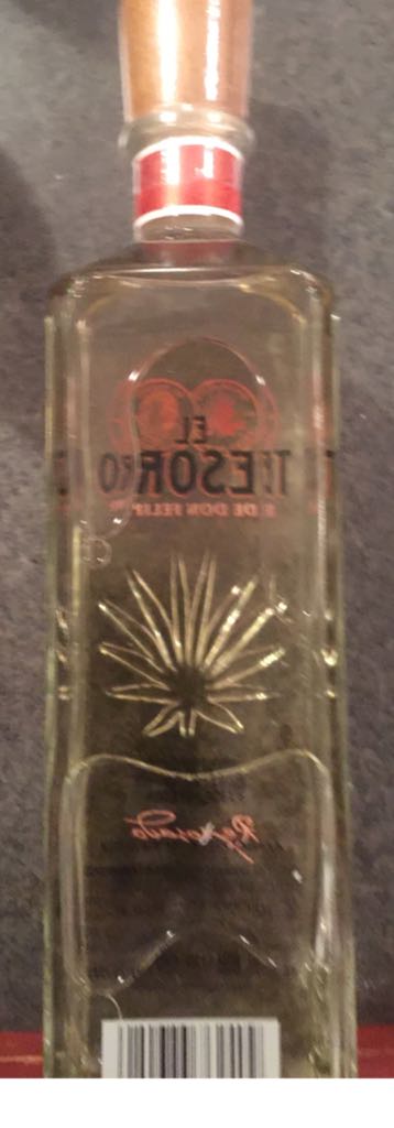 El Tesoro Reposado - Distilleria La Altena (750 mL) alcohol collectible [Barcode 080686762409] - Main Image 2