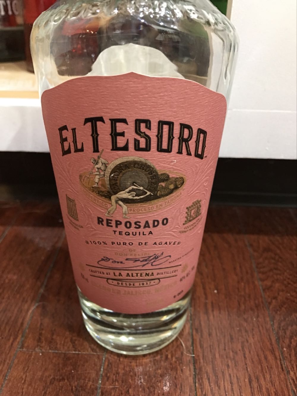 El Tesoro Reposado - Distilleria La Altena (750 mL) alcohol collectible [Barcode 080686762409] - Main Image 3