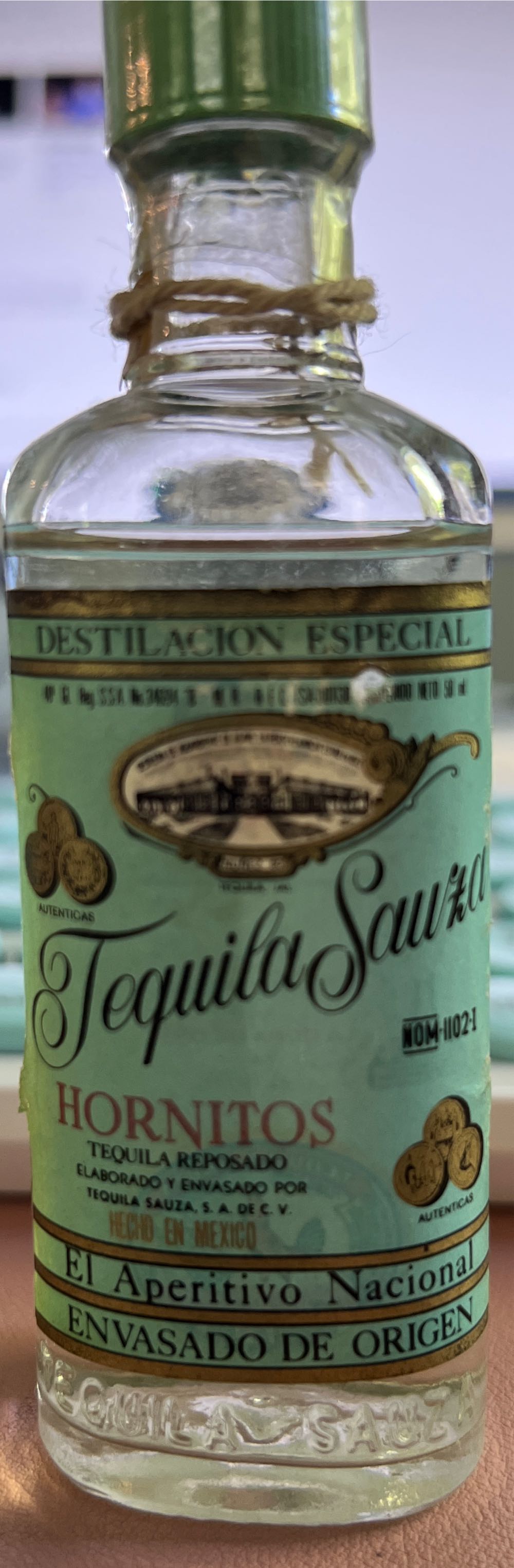 Sauza Hornitos Reposado - Hornitos Tequilla reposado (750 mL) alcohol collectible [Barcode 080686835028] - Main Image 2