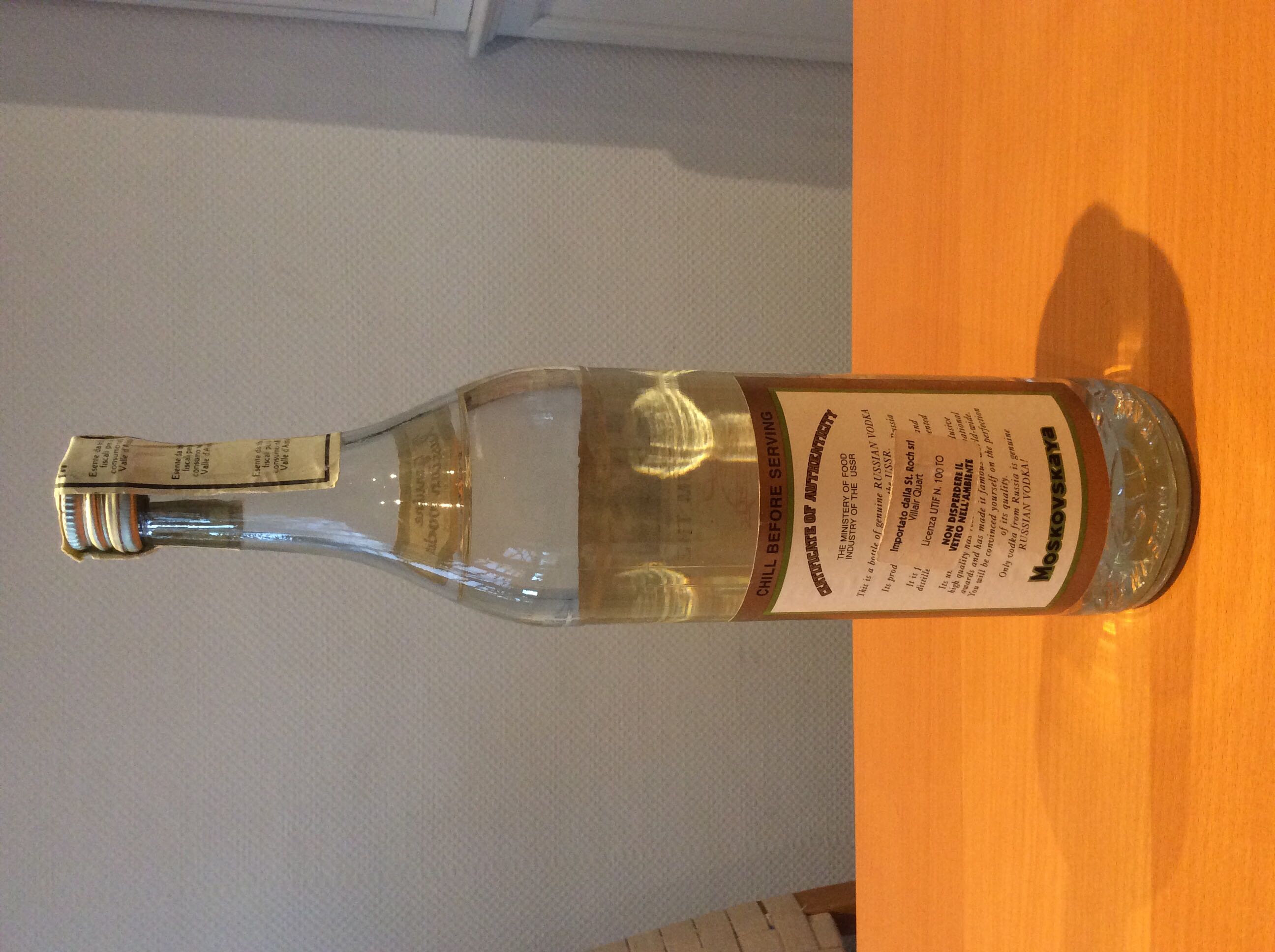 Moskovskaya Osobaya Vodka 700ml 40% USSR - V/O Sojuzploodimport (700 mL) alcohol collectible [Barcode 081440001505] - Main Image 2