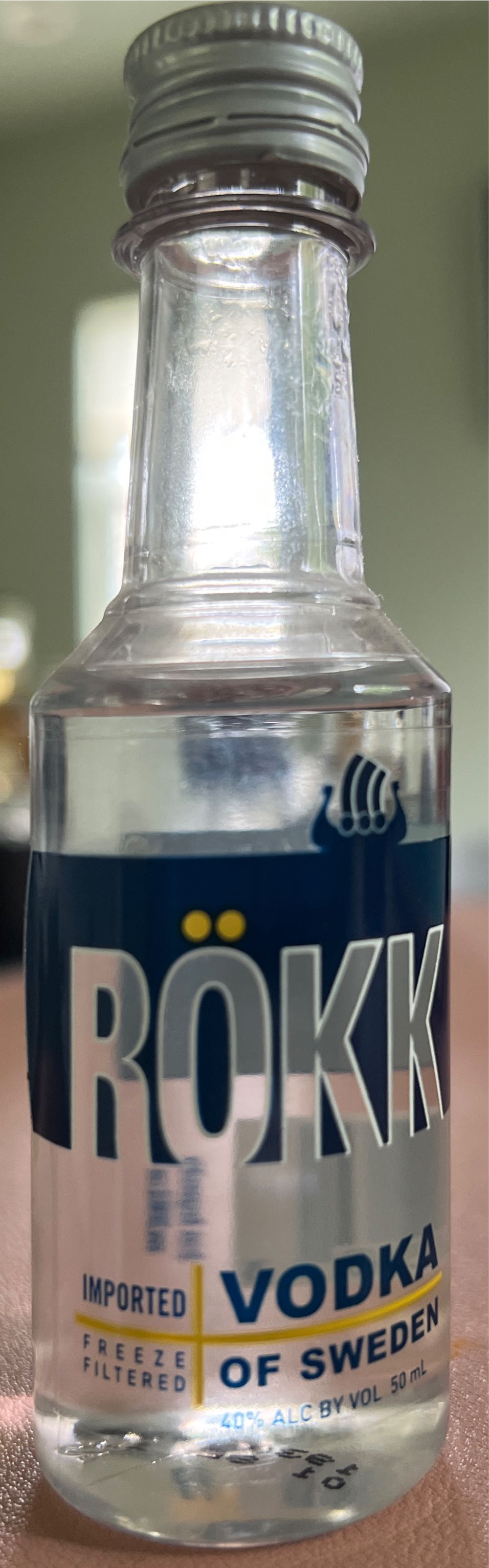 Rökk - n/a alcohol collectible [Barcode 082000751298] - Main Image 2