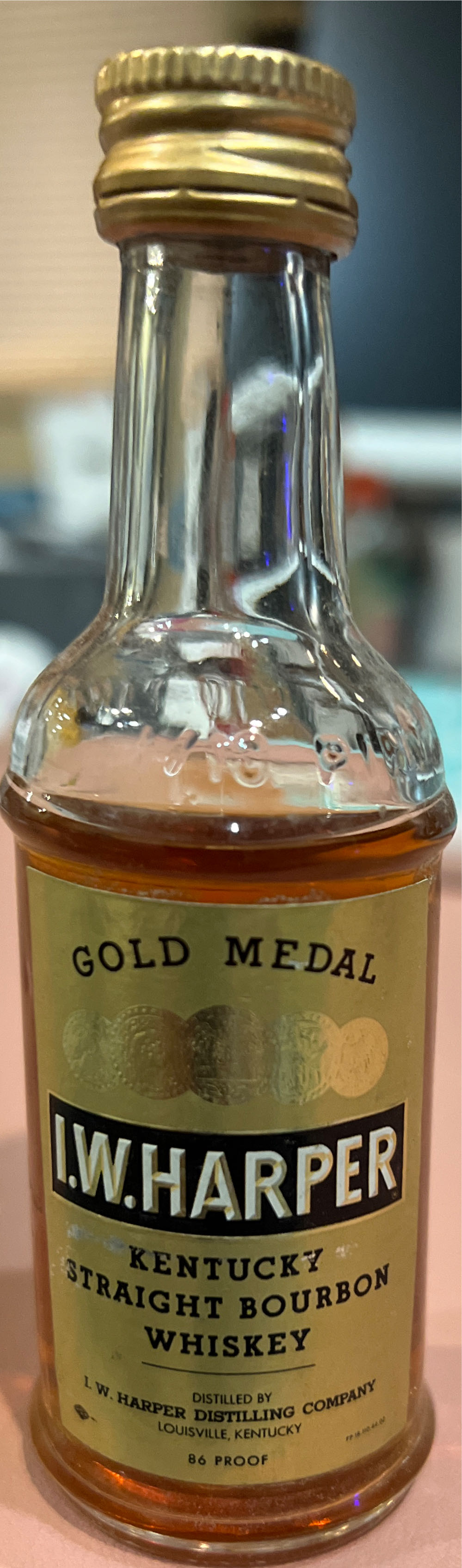 I. W. Harper 15 Year Bourbon - I.W. Harper Distilling Co (750mL) alcohol collectible [Barcode 082000768999] - Main Image 3