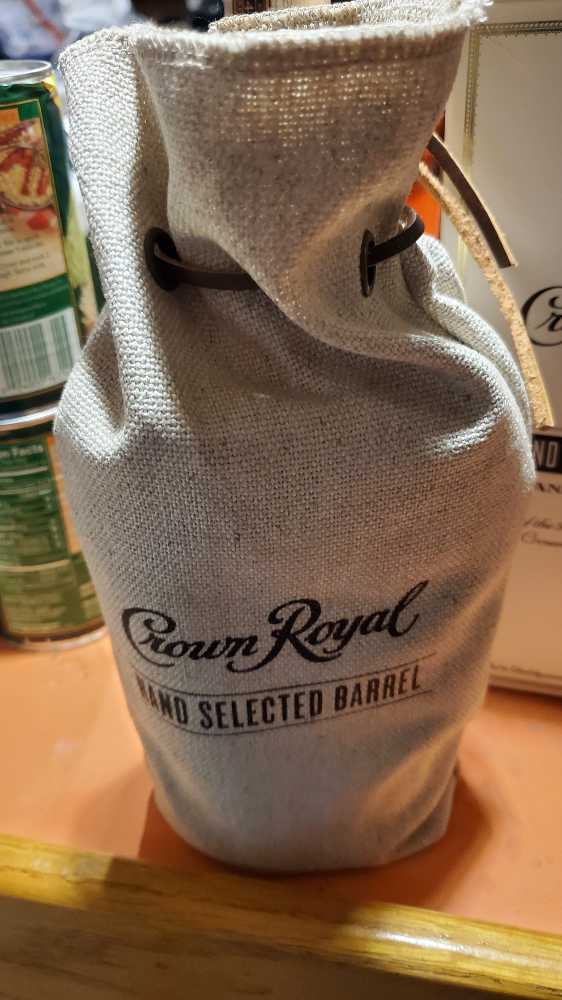 Crown Royal Hand Selected Barrel Canadian Whisky - Crown Royal Company (750mL) alcohol collectible [Barcode 082000773061] - Main Image 2