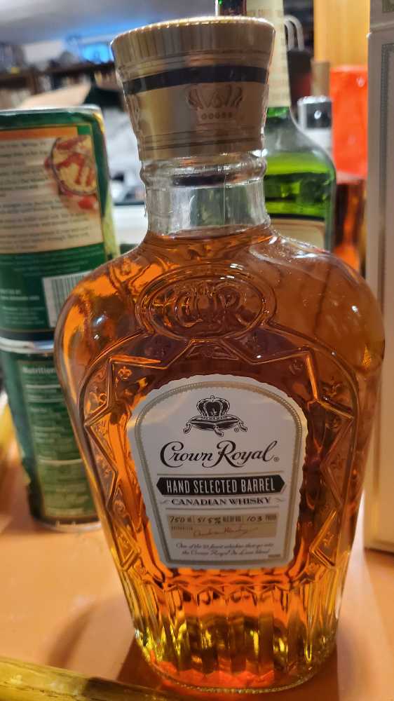Crown Royal Hand Selected Barrel Canadian Whisky - Crown Royal Company (750mL) alcohol collectible [Barcode 082000773061] - Main Image 3