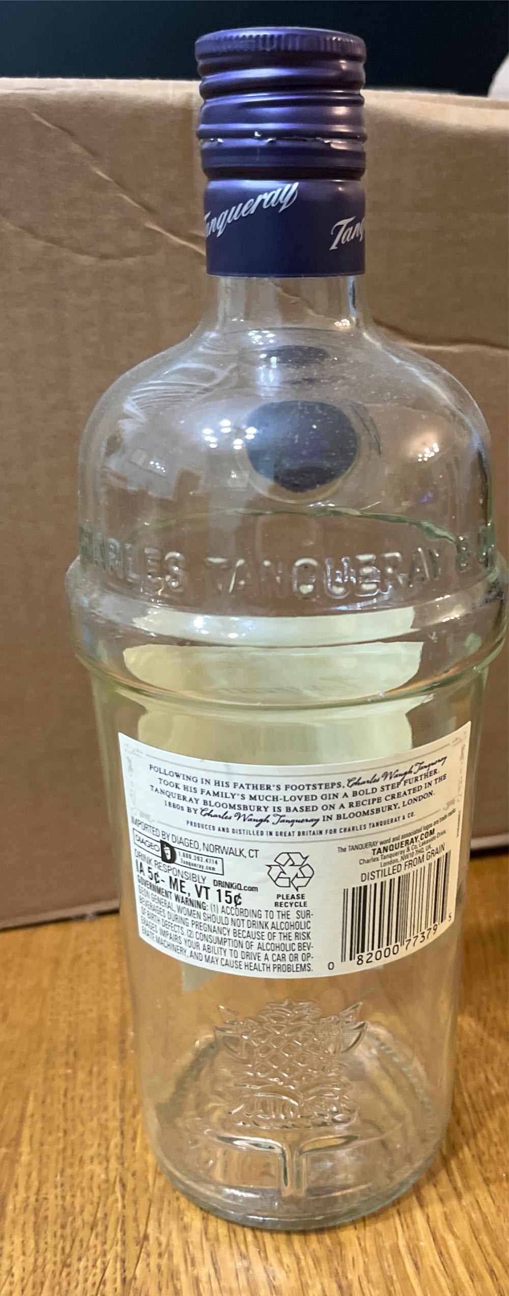 Tanqueray Bloomsbury - Charles Tanqueray & Co. (1L) alcohol collectible [Barcode 082000773795] - Main Image 2