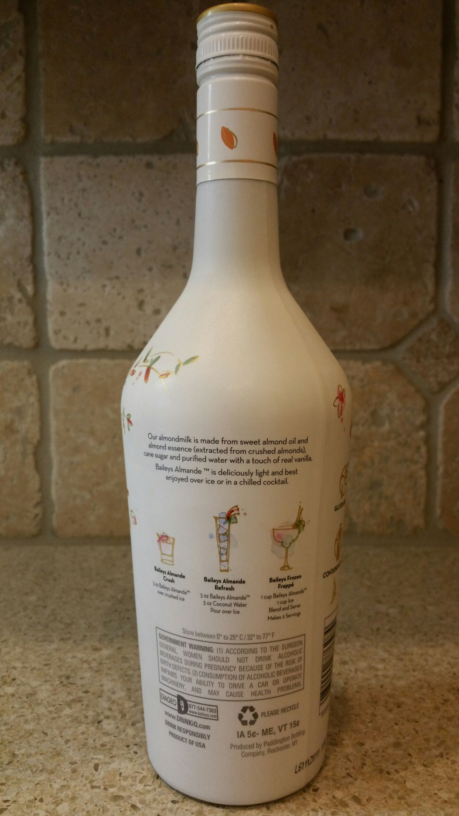 Baileys Almande Liqueur - Diageo (750 mL) alcohol collectible [Barcode 082000776284] - Main Image 2