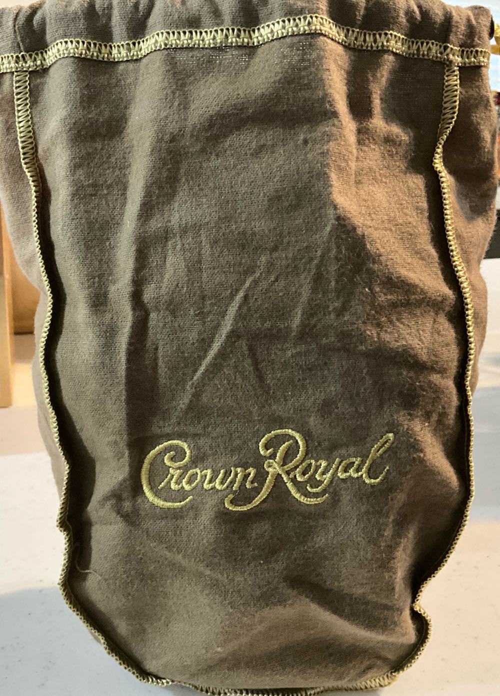 Crown Royal Vanilla - Crown Royal Distilling Co. (750mL) alcohol collectible [Barcode 082000776598] - Main Image 3